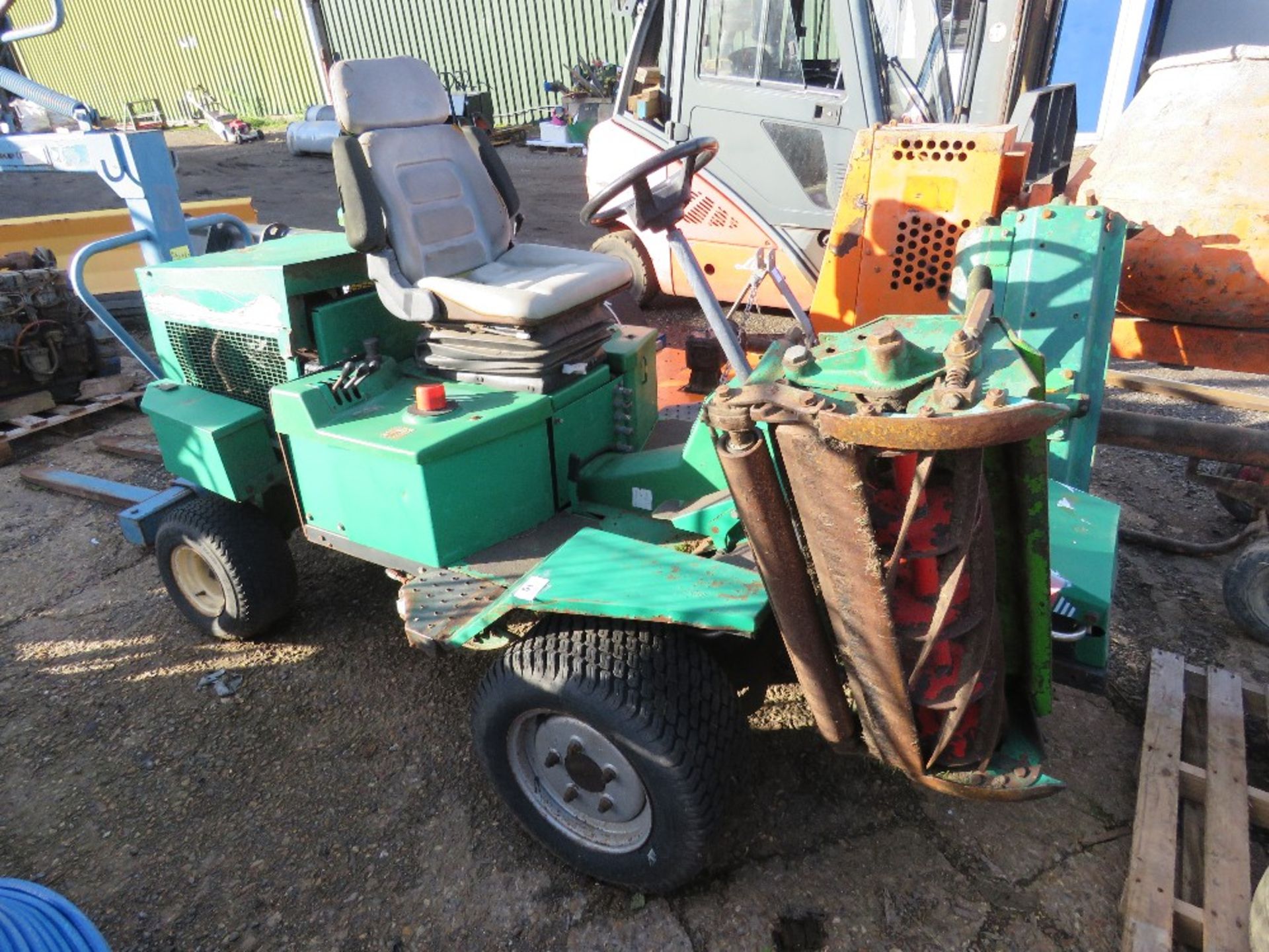 RANSOMES TRIPLE RIDE ON MOWER WITH KUBOTA ENGINE. BEEN IN STORAGE FOR SOME TIME. WHEN BRIEFLY TESTED