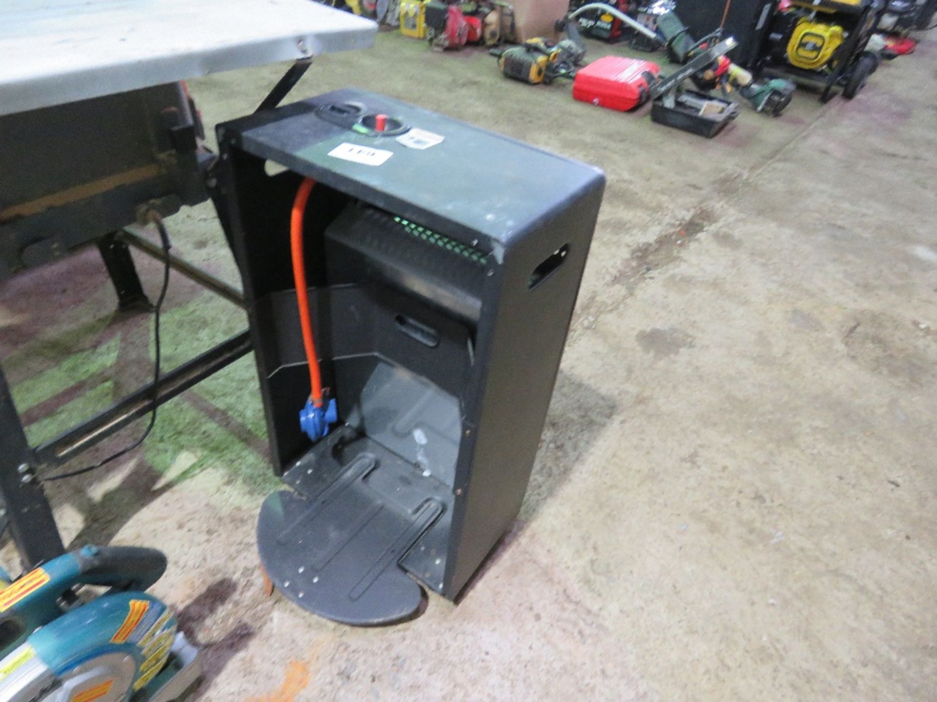 GAS ROOM HEATER. THIS LOT IS SOLD UNDER THE AUCTIONEERS MARGIN SCHEME, THEREFORE NO VAT WILL BE - Bild 2 aus 2
