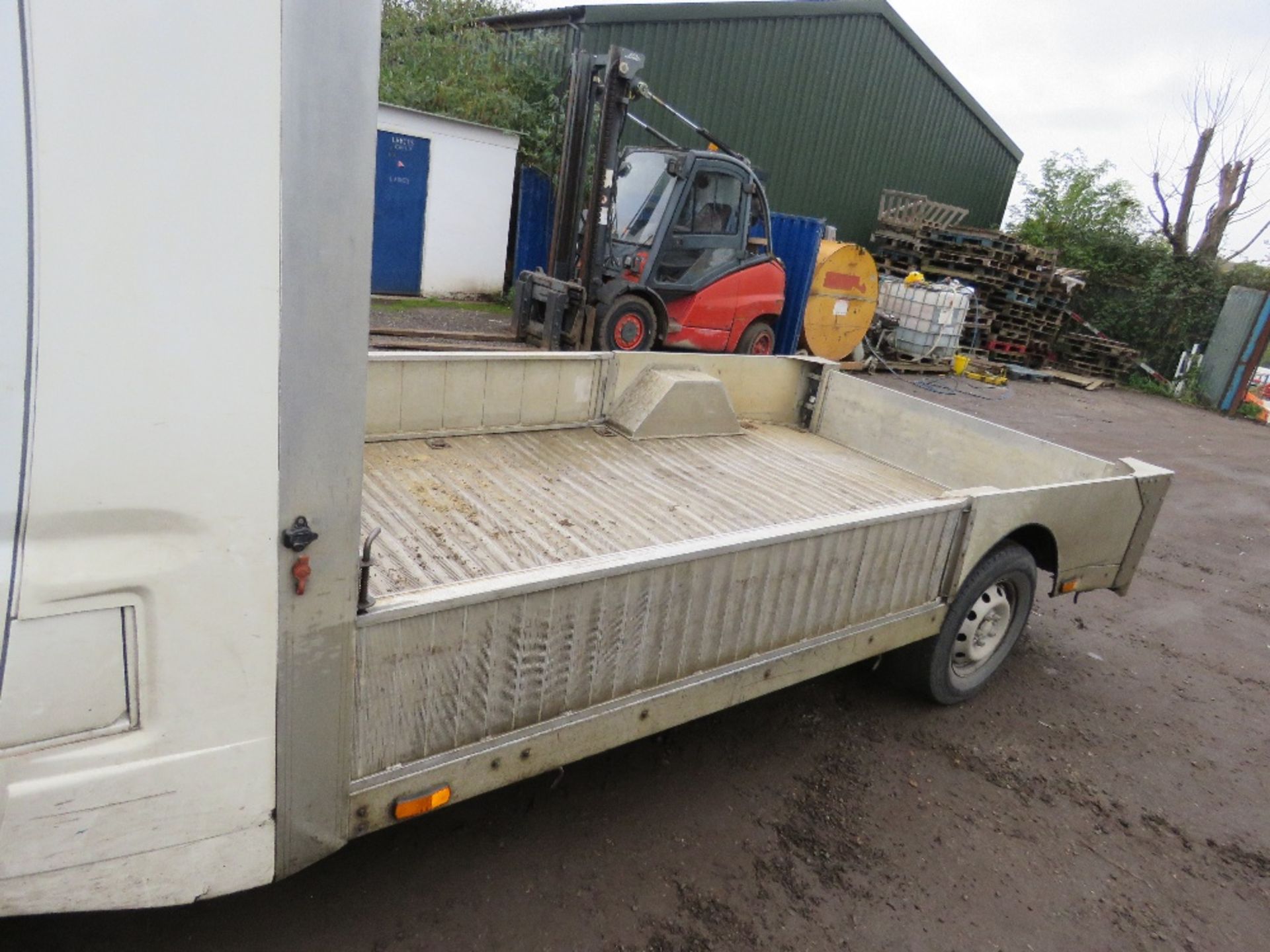 CITROEN LOW BED PLANT TRUCK, REG:BX14 OVP. 3500KG RATED WITH RAMPS. 125,870 REC MILES. WITH V5, MOT - Image 5 of 13
