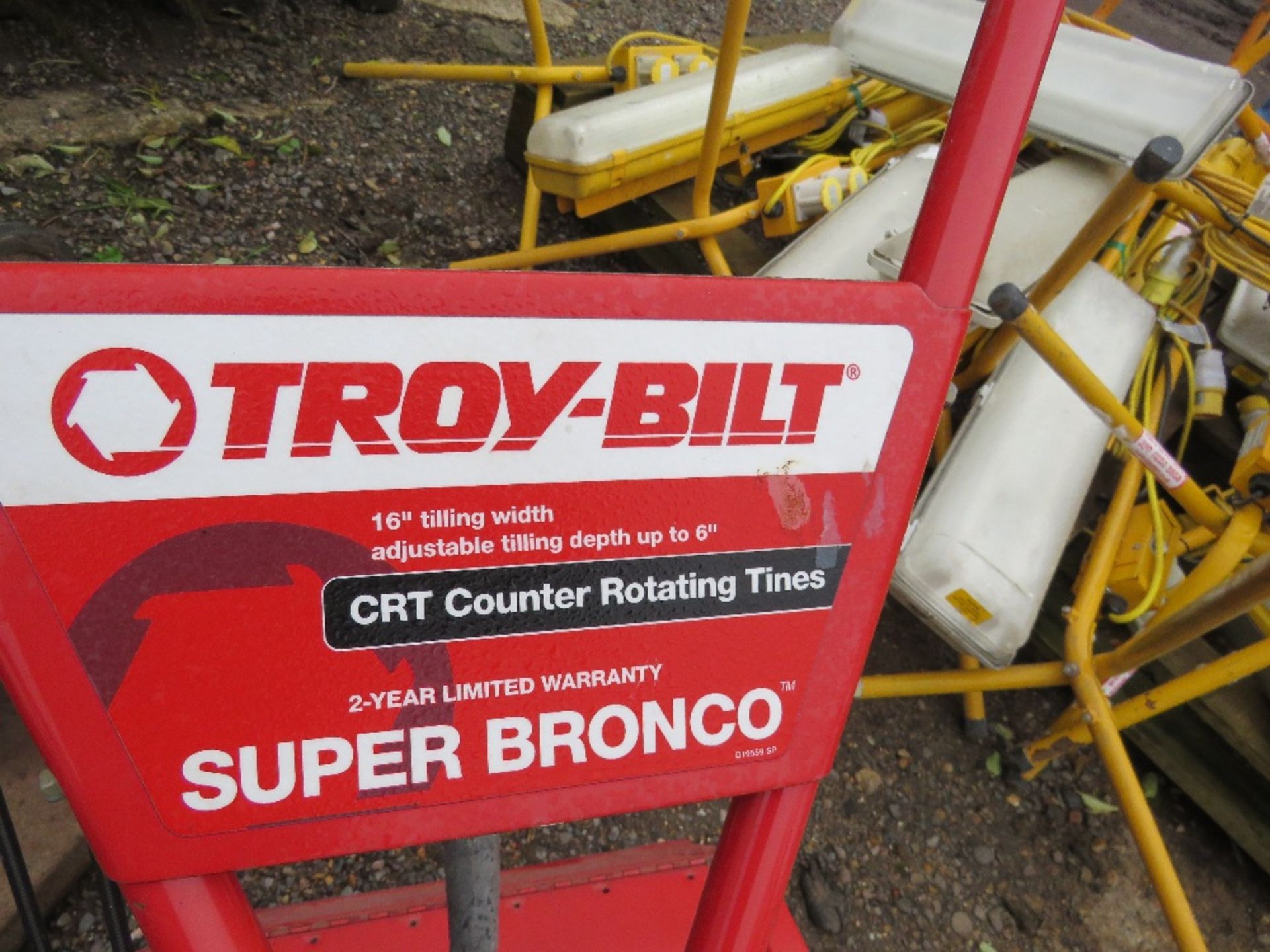 TROYBUILT HEAVY DUTY REAR TINE ROTORVATOR. THIS LOT IS SOLD UNDER THE AUCTIONEERS MARGIN SCHEME, - Image 5 of 6