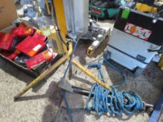 BOAT ANCHOR AND 110V WORK LIGHT. THIS LOT IS SOLD UNDER THE AUCTIONEERS MARGIN SCHEME, THEREFORE