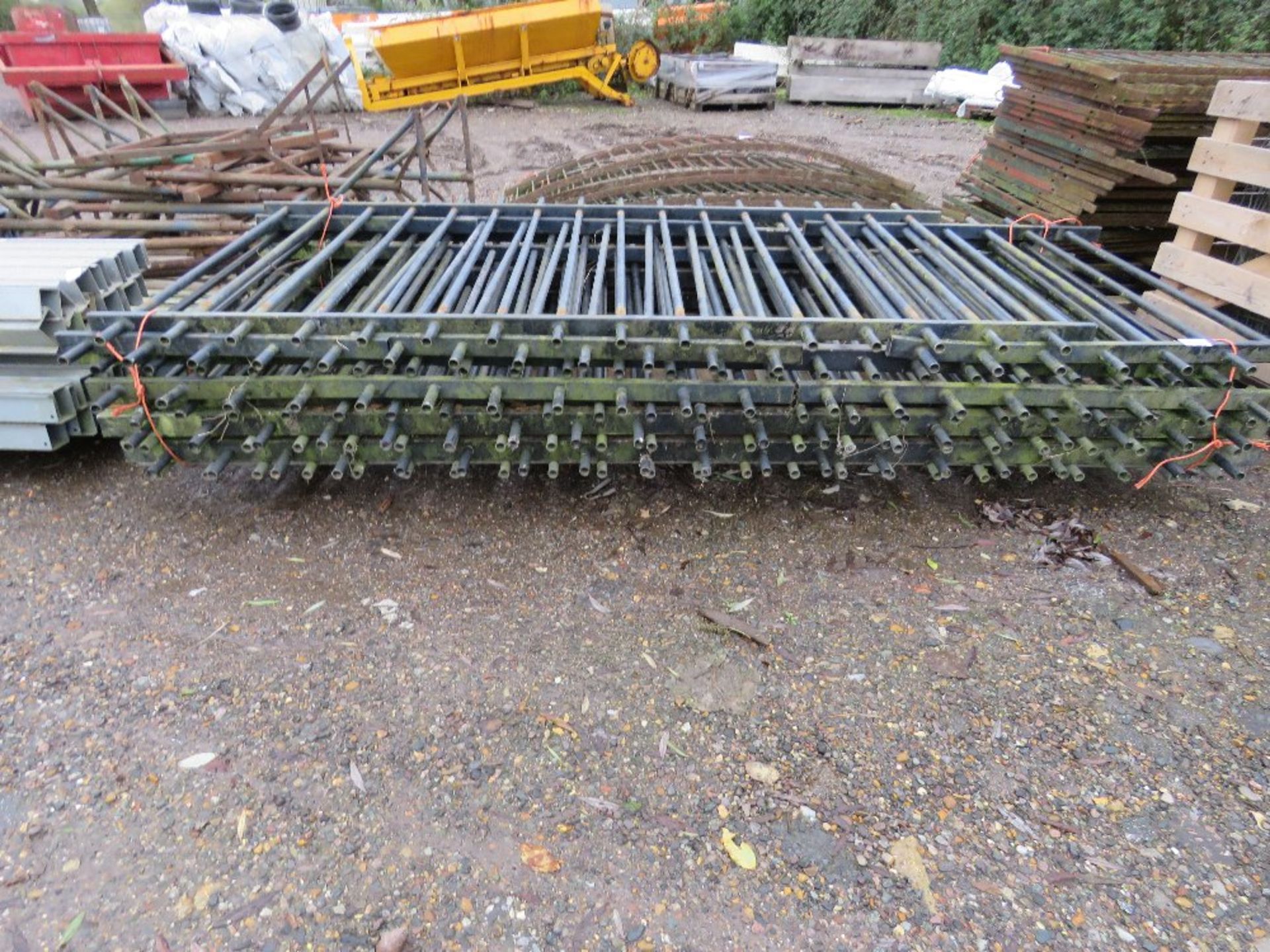 STACK OF HEAVY DUTY FENCING 1.1M - 3M WIDTH APPROX. THIS LOT IS SOLD UNDER THE AUCTIONEERS MARGIN - Image 3 of 5