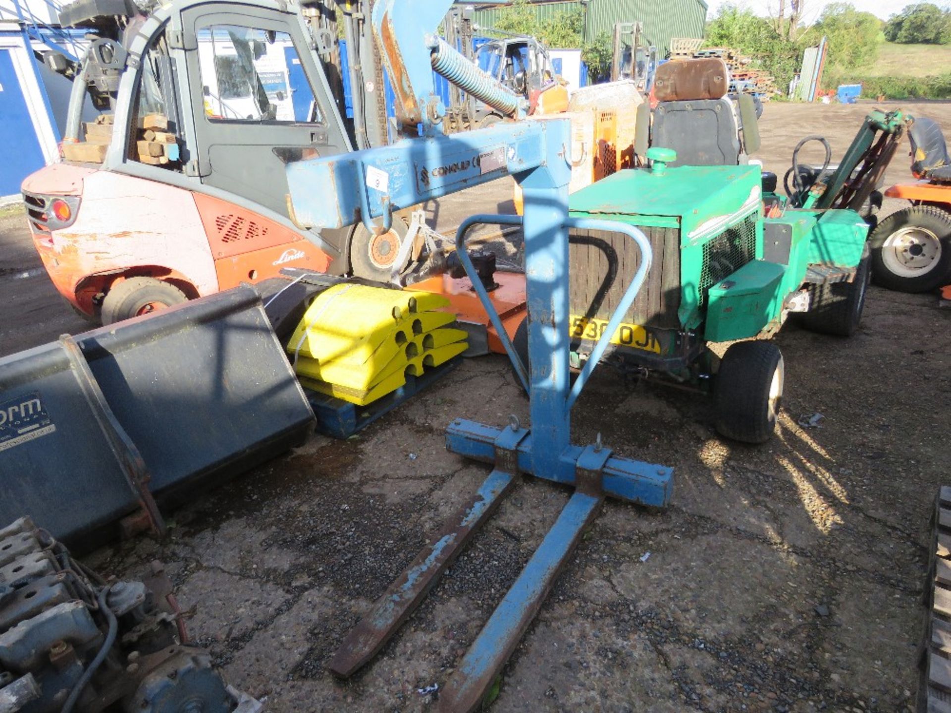 CONQUIP CRANE MOUNTED FORKS, YEAR 2016. DESCRIBED AS A LAZY ASSET.