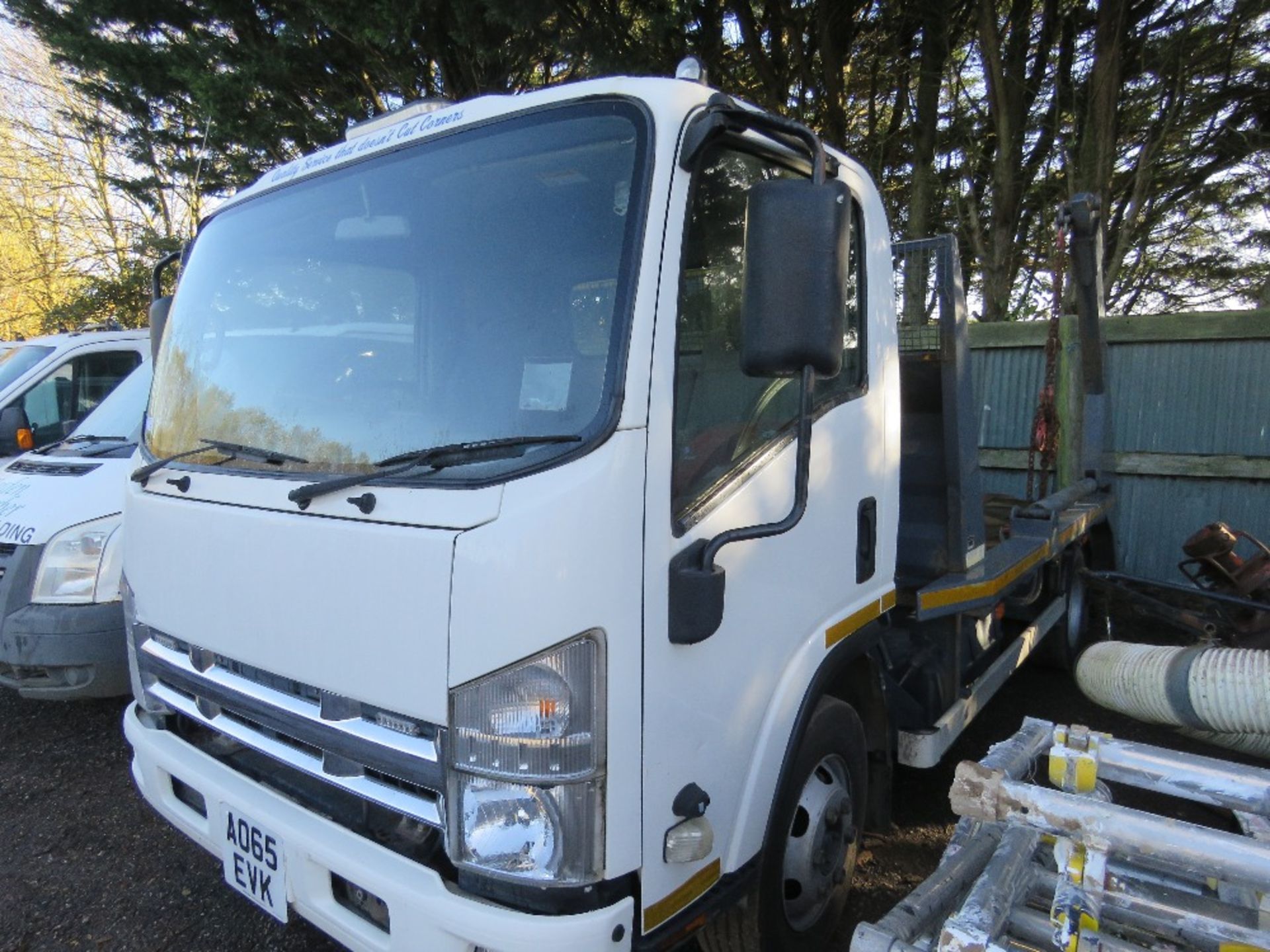 ISUZU N2R N75-150 7.5 TONNE SKIP LORRY REG: AO65 EVK. FIRST REGISTERED 12/11/2015 WITH V5. (CHECKED - Image 3 of 16