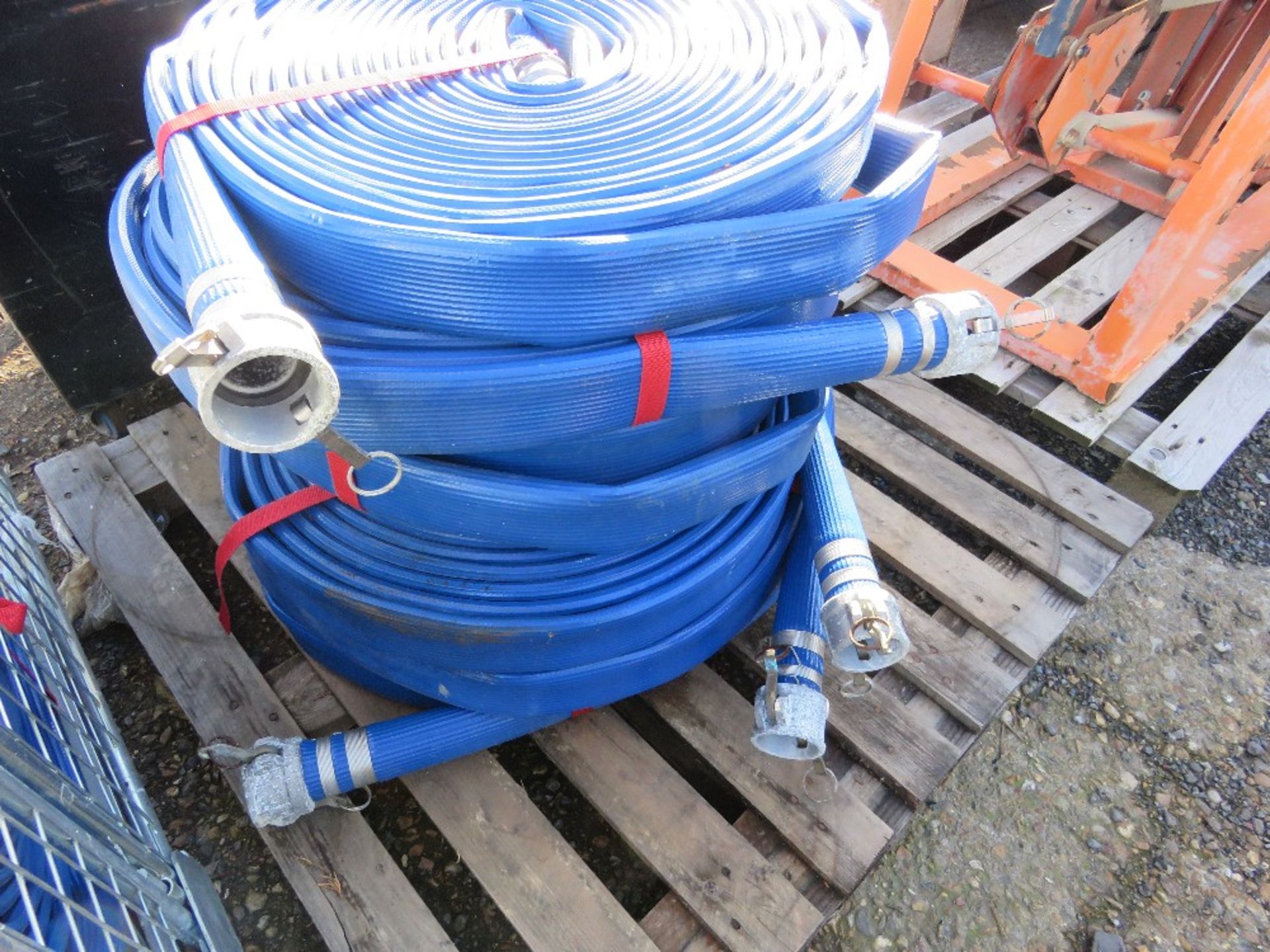 6 X LAY FLAT HOSES. 60MM WIDTH APPROX. LITTLE/ UNUSED. THIS LOT IS SOLD UNDER THE AUCTIONEERS MA - Image 2 of 4