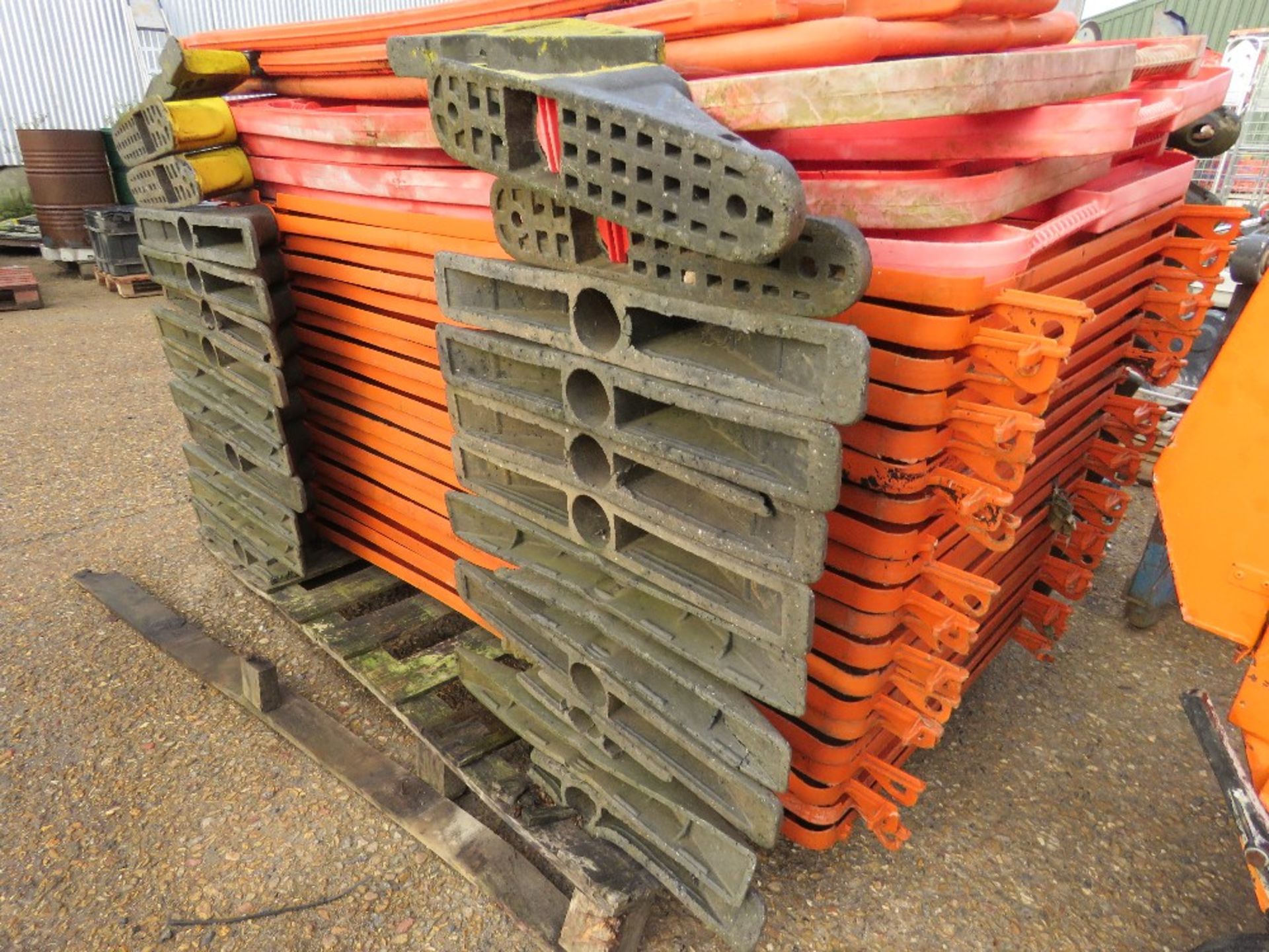 PALLET CONTAINING APPROX 45 NO. PLASTIC CHAPTER 8 BARRIERS. - Image 4 of 5