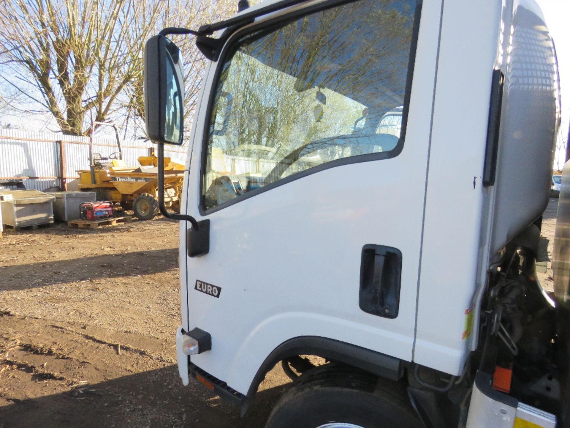 ISUZU URBAN EURO 6 7500KG TIPPER LORRY REG:AP68 NPX. ONE OWNER FROM NEW WITH V5. DIRECT FROM LOCAL U - Image 9 of 10