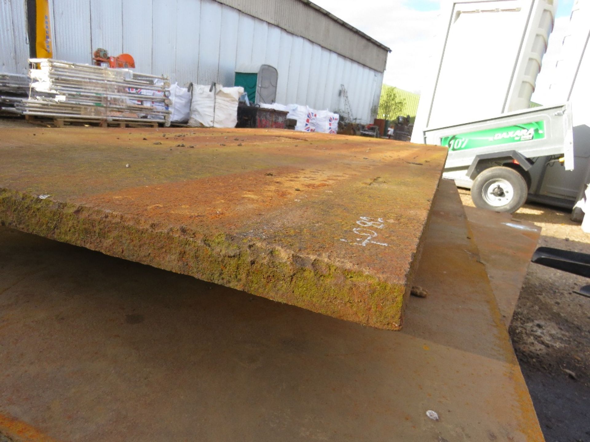LARGE STEEL ROAD PLATE 6FT X 3FT X 30MM APPROX. - Image 3 of 4