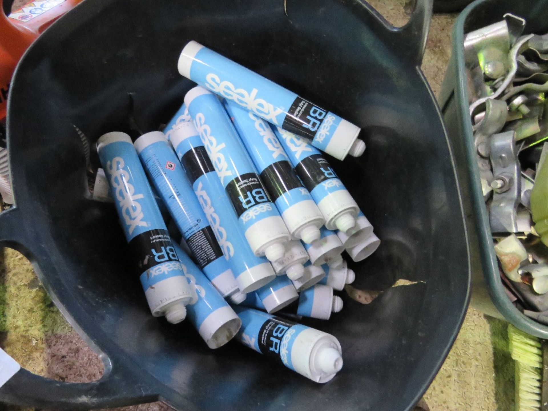 BUCKET OF SEALANTS. THIS LOT IS SOLD UNDER THE AUCTIONEERS MARGIN SCHEME, THEREFORE NO VAT WILL