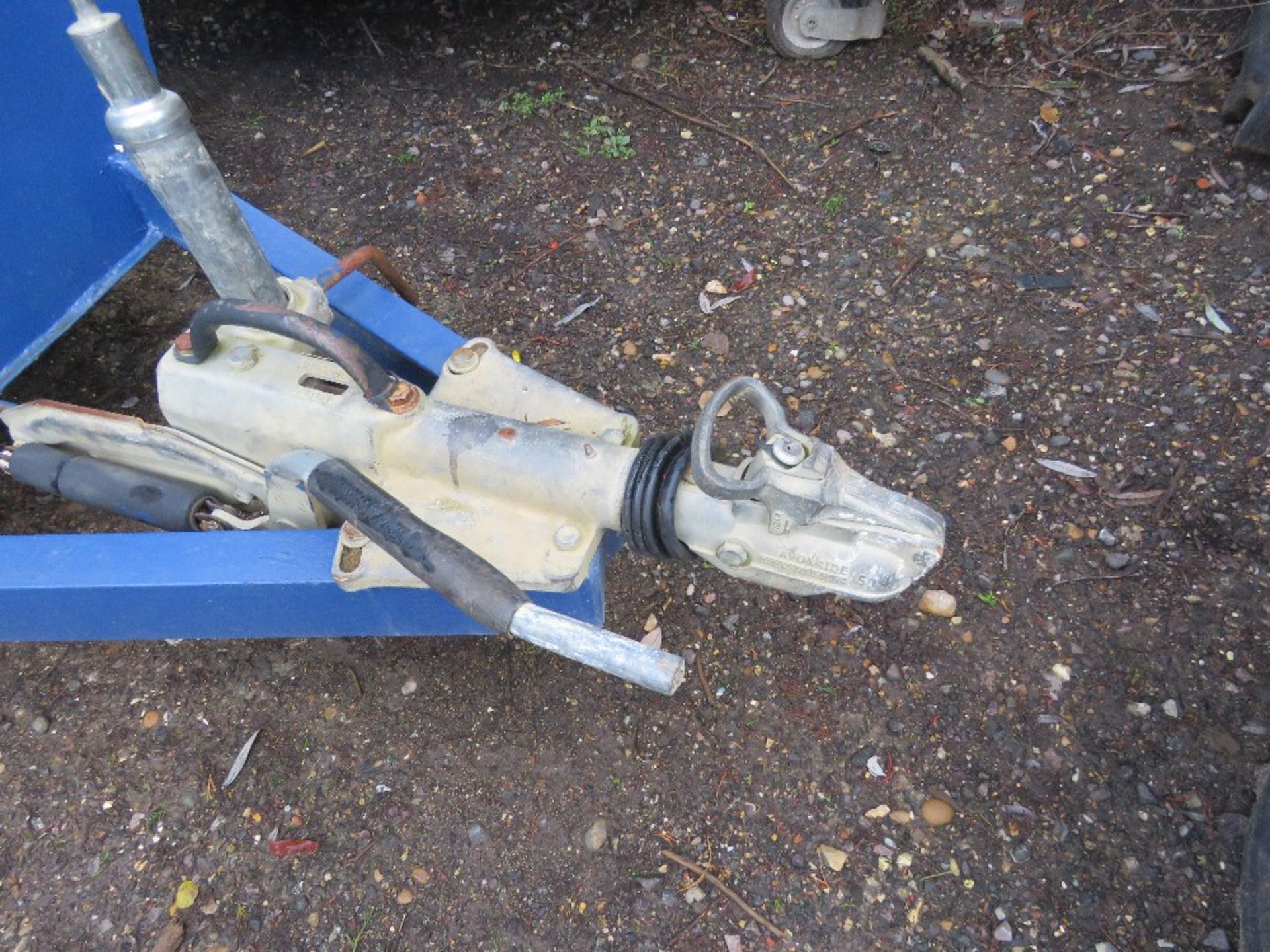 BID INCREMENT NOW £40! TOWED 1000LITRE CAPACITY DIESEL BOWSER WITH 12 VOLT PUMP. - Image 2 of 7