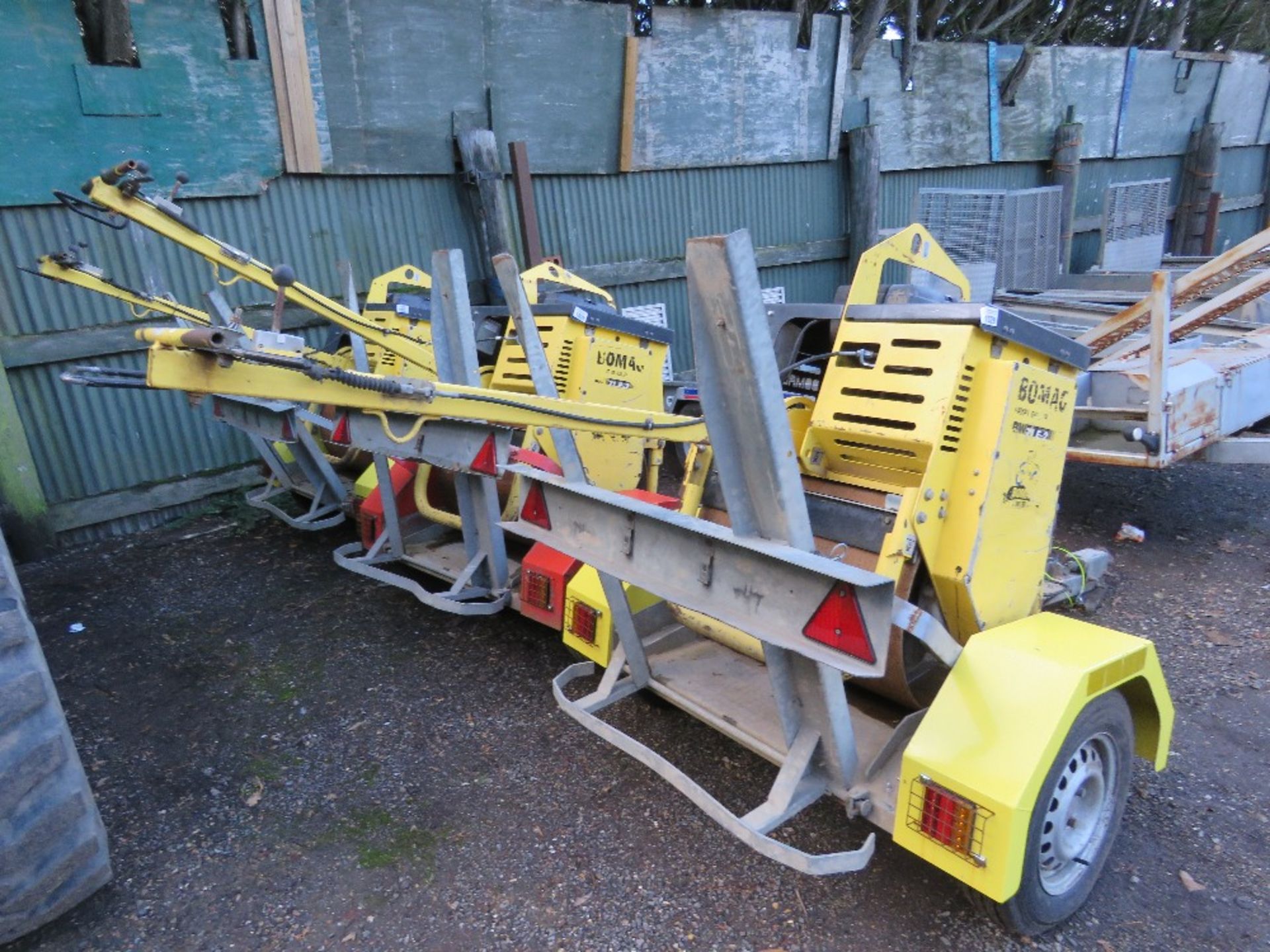 BOMAG BW71E-2 SINGLE DRUM ROLLER ON A TRAILER YEAR 2017 BUILD. SN: 101620291366. SOURCED FROM LARGE