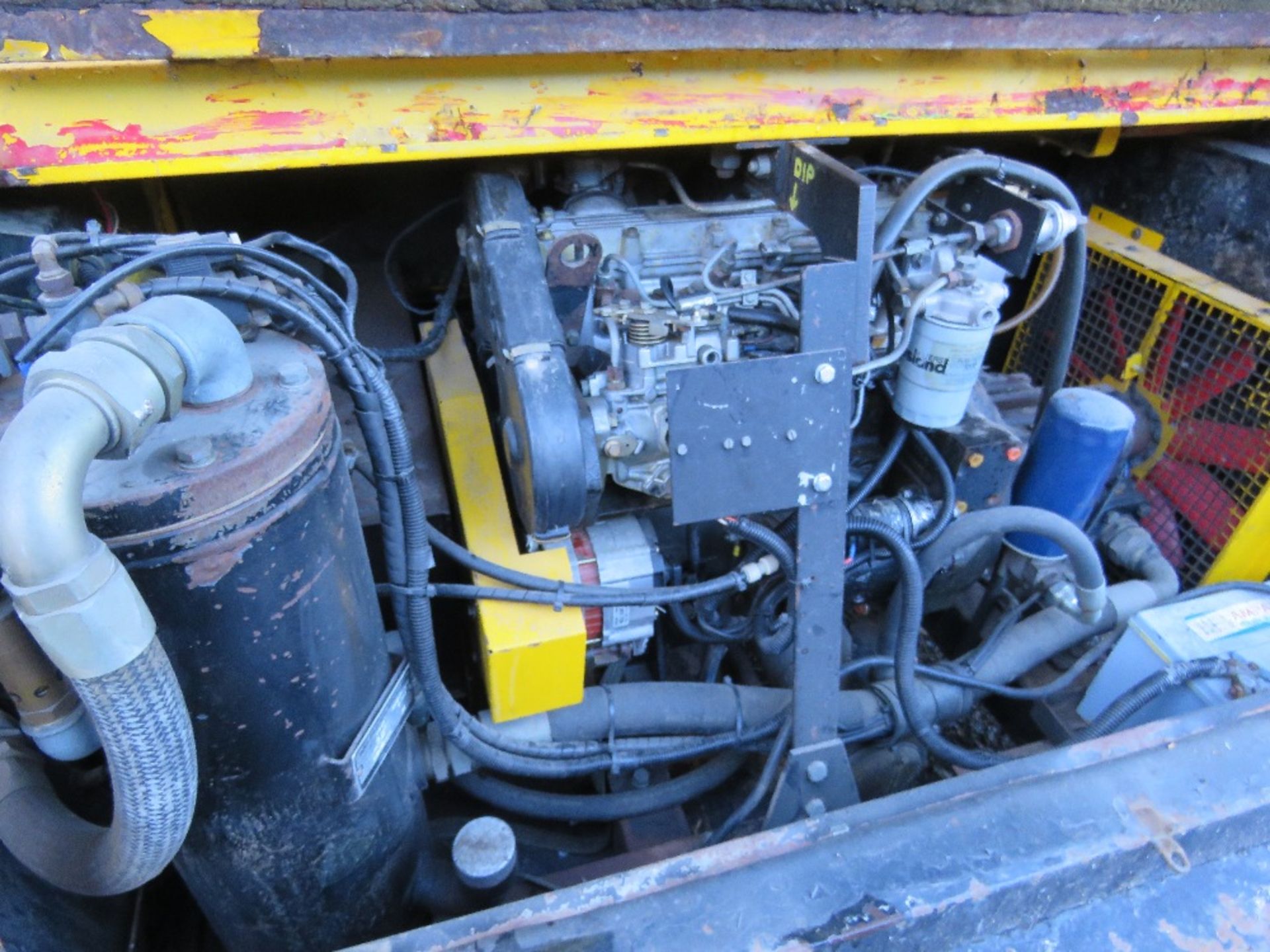 COMPAIR LARGE OUTPUT COMPRESSOR WITH PERKINS ENGINE. WHEN TESTED WAS SEEN TO RUN AND MAKE AIR. - Image 9 of 13