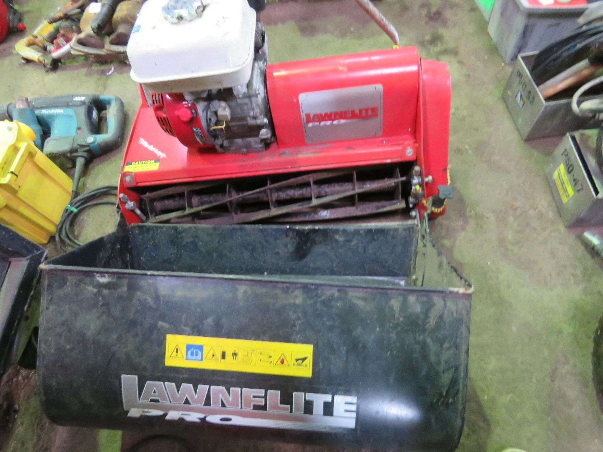 LAWNFLITIE PRO CYLINDER MOWER. - Image 3 of 4