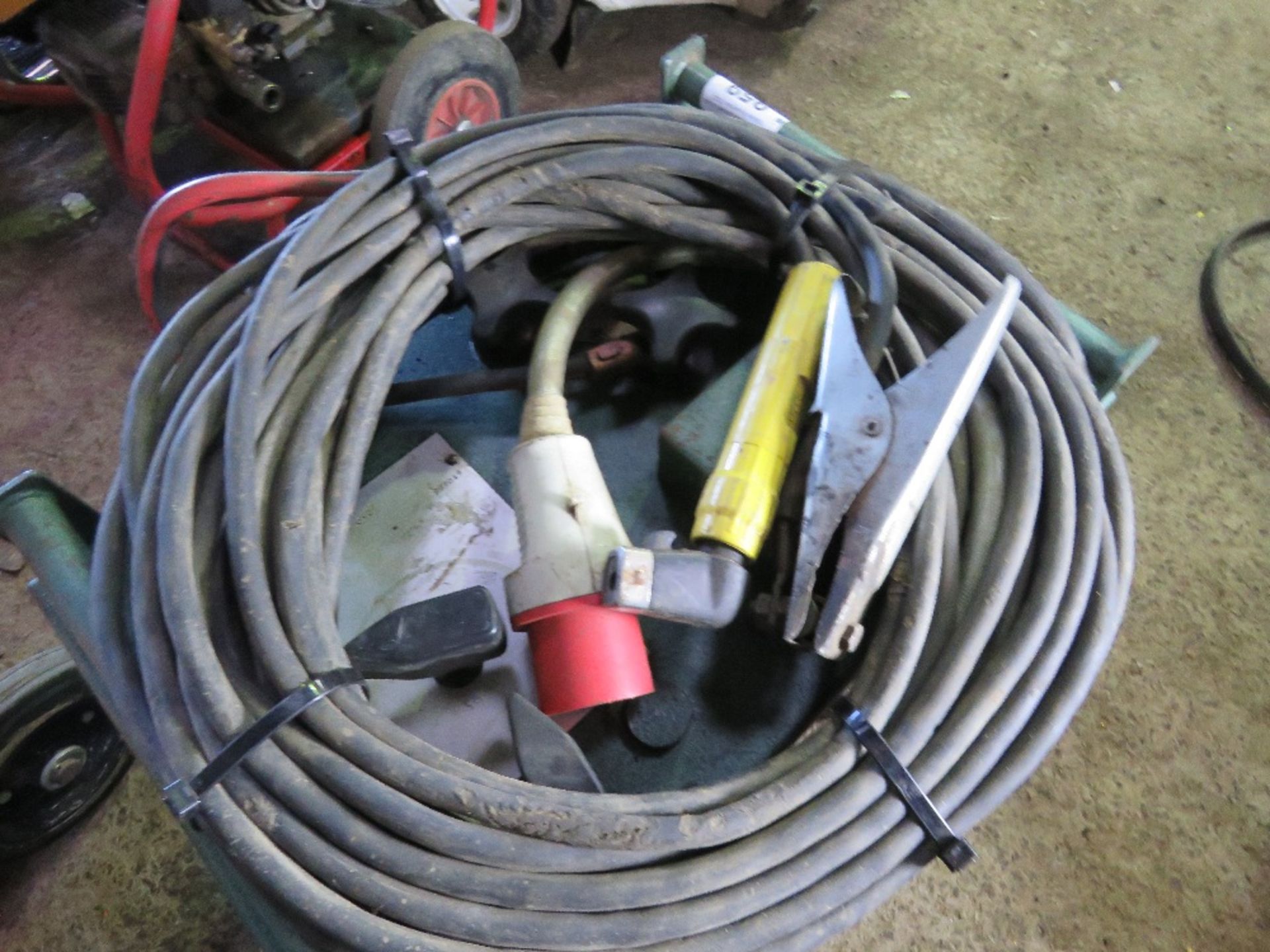 OXFORD TYPE OIL FILLED ARC WELDER WITH LEADS. - Image 3 of 5
