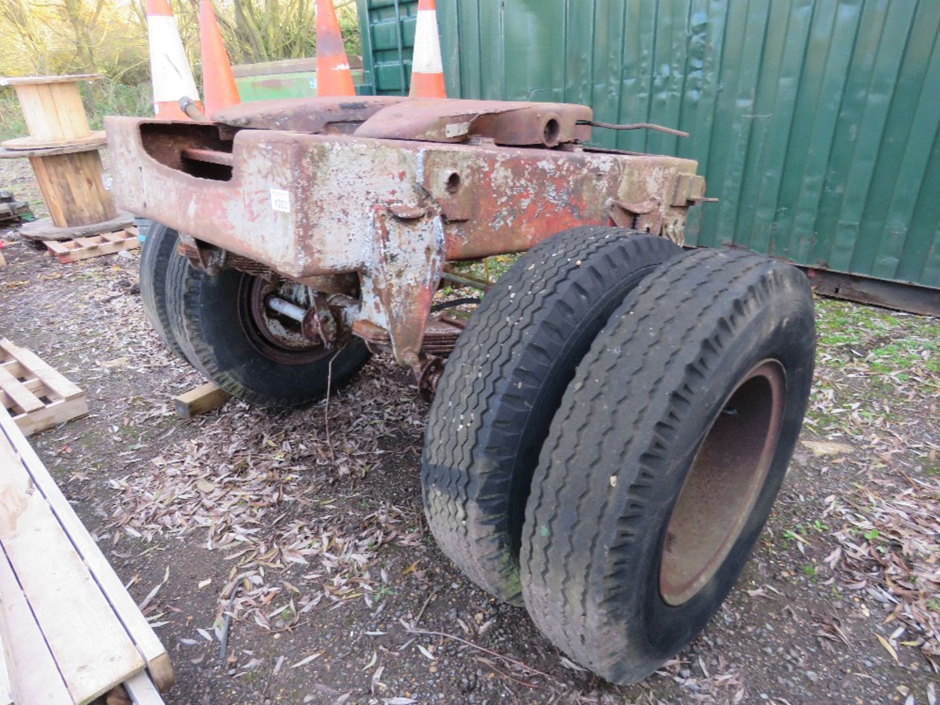 HEAVY DUTY TRACTOR TOWED FIFTH WHEEL TRAILER DOLLY. - Image 3 of 5