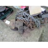 OLD CHAIN HOIST. THIS LOT IS SOLD UNDER THE AUCTIONEERS MARGIN SCHEME, THEREFORE NO VAT WILL BE