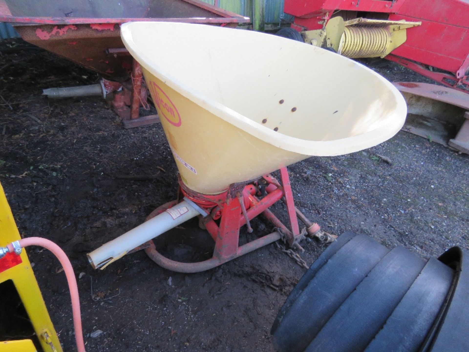 VICON VARISPREADER FERTILISER SPREADER. - Image 4 of 5