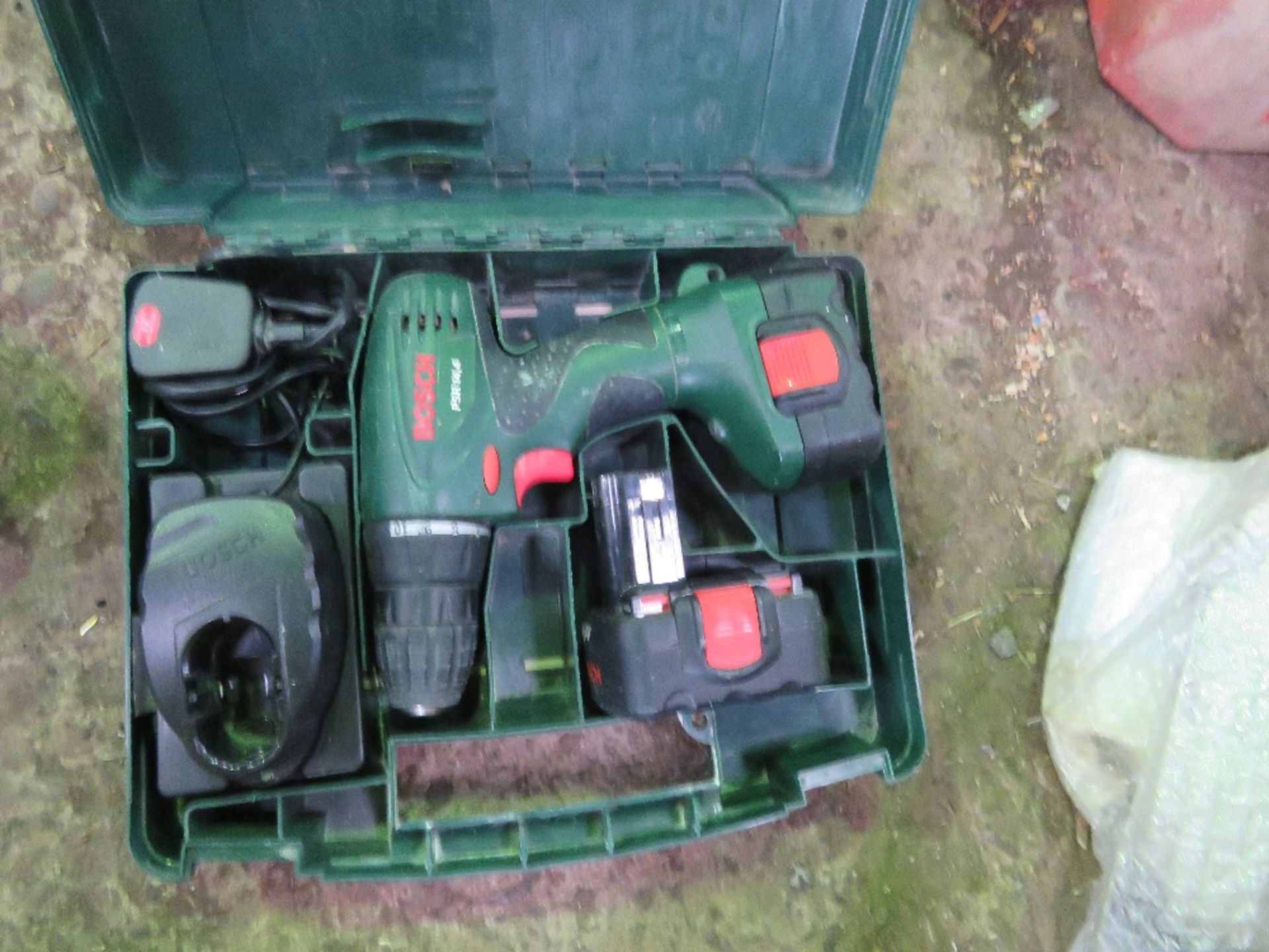 CIRCULAR SAW PLUS A BATTERY DRILL. THIS LOT IS SOLD UNDER THE AUCTIONEERS MARGIN SCHEME, THEREFO - Image 2 of 2