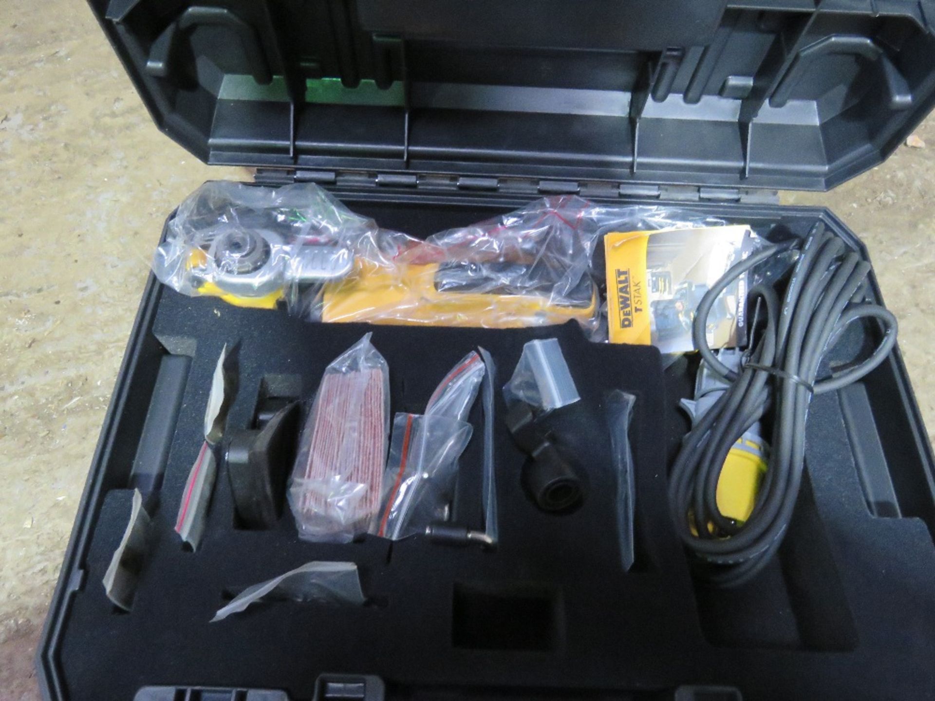 DEWALT 110V MULTI TOOL SET, LITTLE USED. - Image 3 of 3