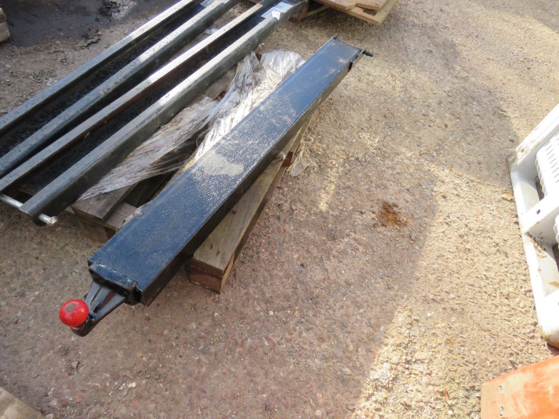 FORKLIFT TINE MOUNTED TRAILER TOW BALL ATTACHMENT, 1.6M LENGTH APPROX.