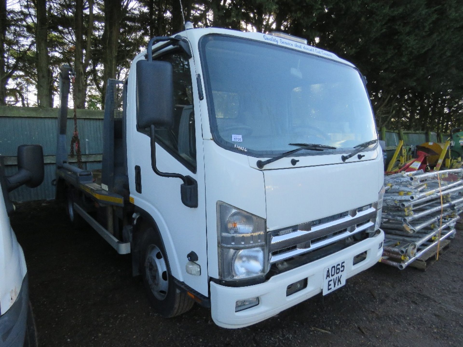 ISUZU N2R N75-150 7.5 TONNE SKIP LORRY REG: AO65 EVK. FIRST REGISTERED 12/11/2015 WITH V5. (CHECKED