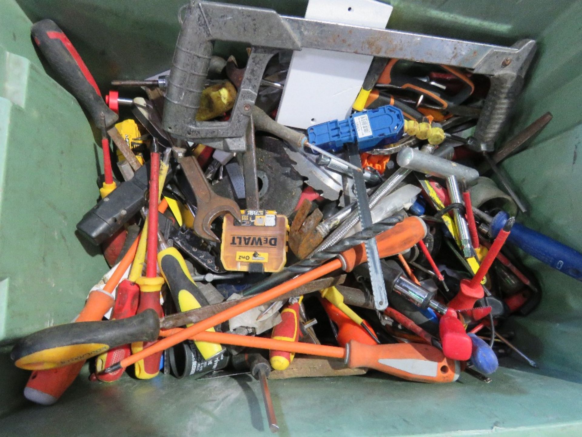 4 TRAYS OF ASSORTED TOOLS AND SUNDRIES. - Image 8 of 11