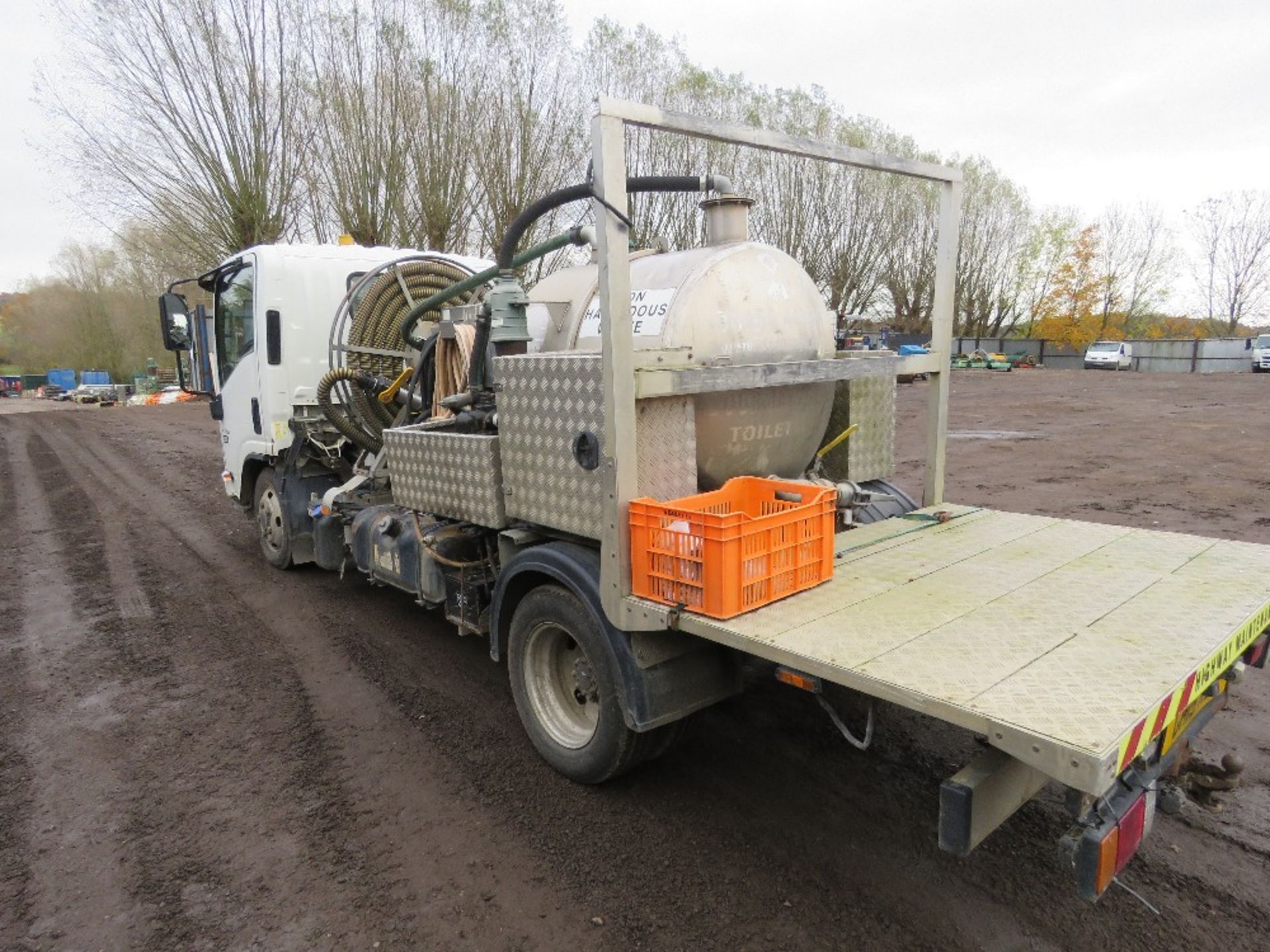 ISUZU GRAFTER N35.150 TOILET SERVICE TRUCK REG:GH15 KCX. 3500KG RATED. 147,877 REC MILES. WITH V5, O - Image 8 of 16