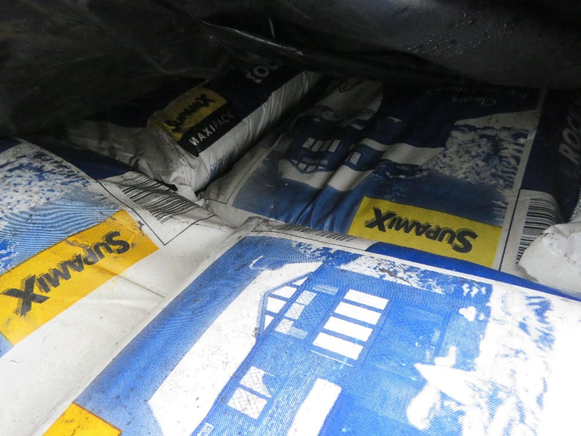 PALLET CONTAINING 49NO BAGS OF ROCKSALT. THIS LOT IS SOLD UNDER THE AUCTIONEERS MARGIN SCHEME, TH - Image 3 of 3