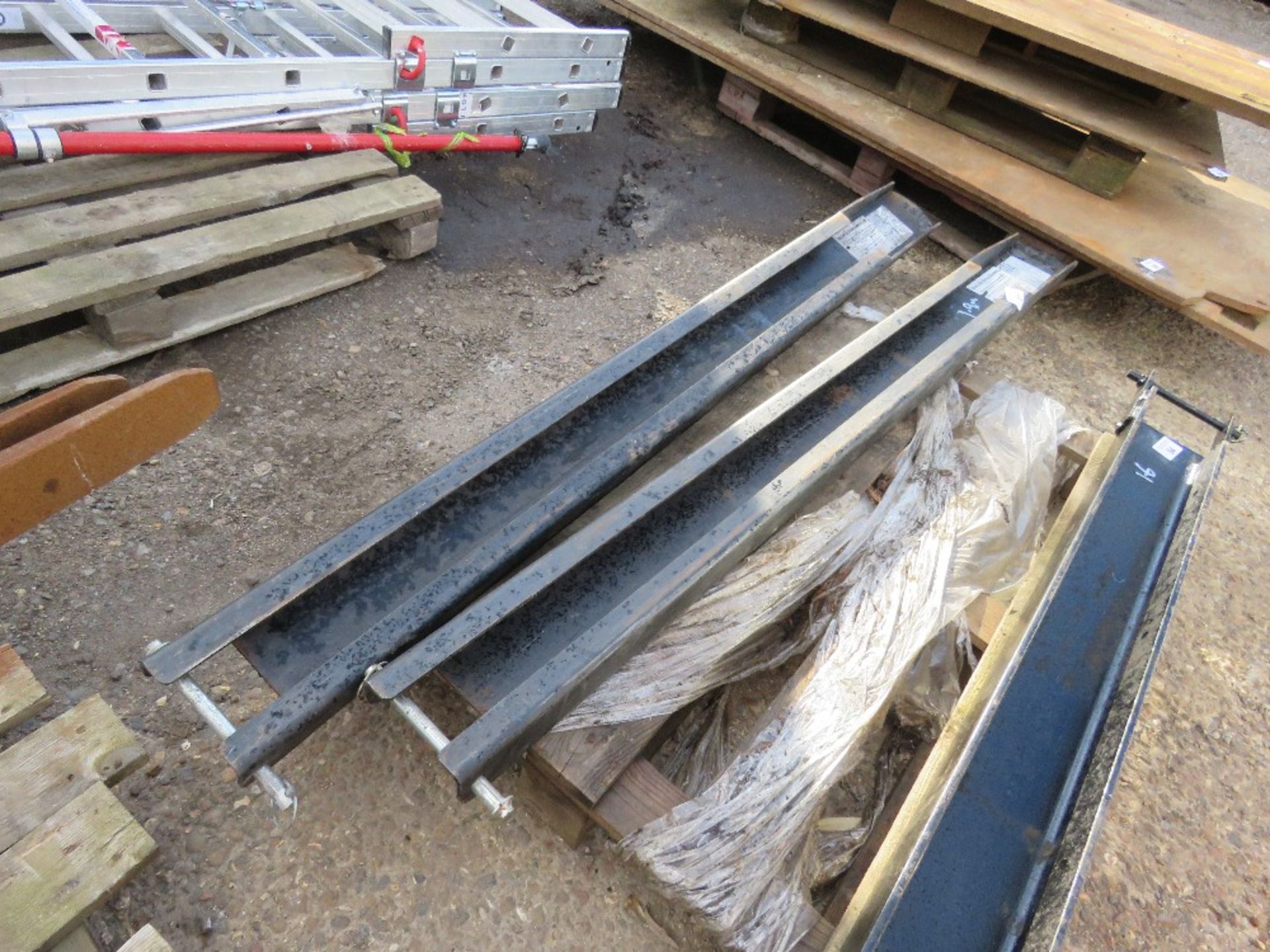 PAIR OF EXTENSION FORKLIFT TINES, 1.9M LENGTH APPROX. - Image 2 of 4