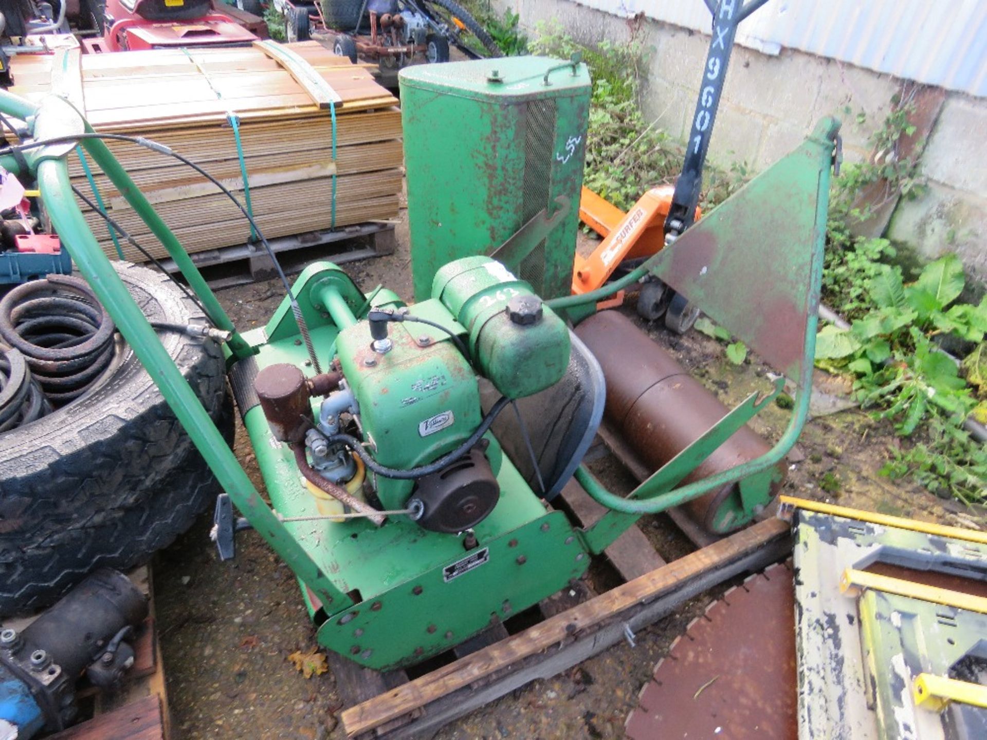 RANSOMES CYLINDER MOWER PLUS ROLLER SEAT AND BOX. THIS LOT IS SOLD UNDER THE AUCTIONEERS MARGIN S - Image 2 of 4