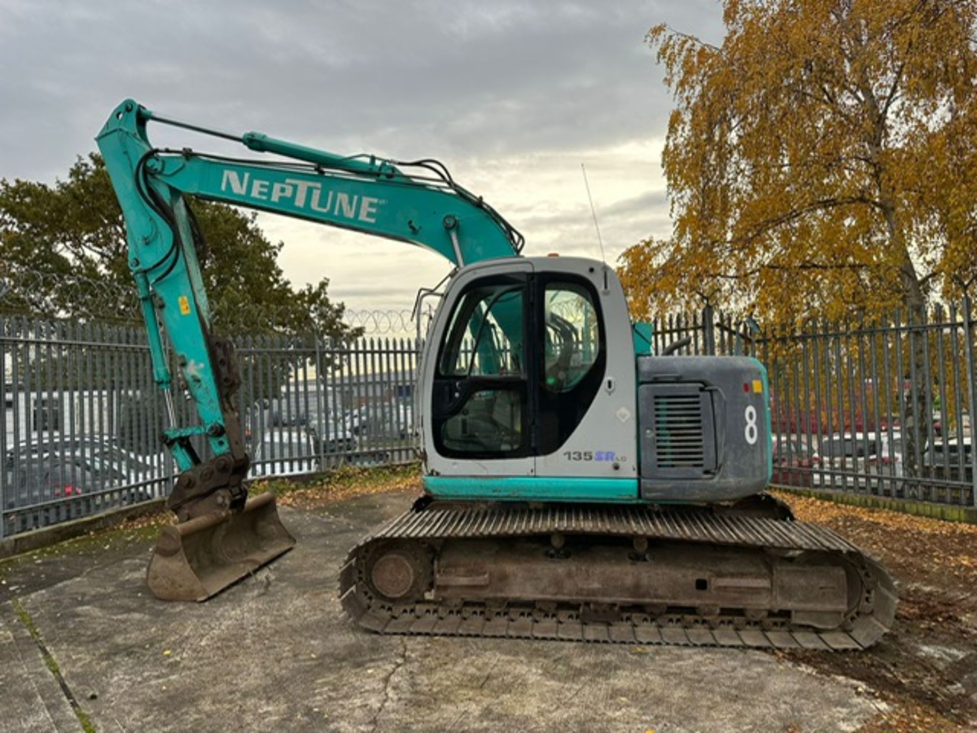 KOBELCO SK135SRLC STEEL TRACKED 14TONNE EXCAVATOR. YEAR 2004 BUILD. WITH ONE GRADING BUCKET AS SHOWN - Image 6 of 7