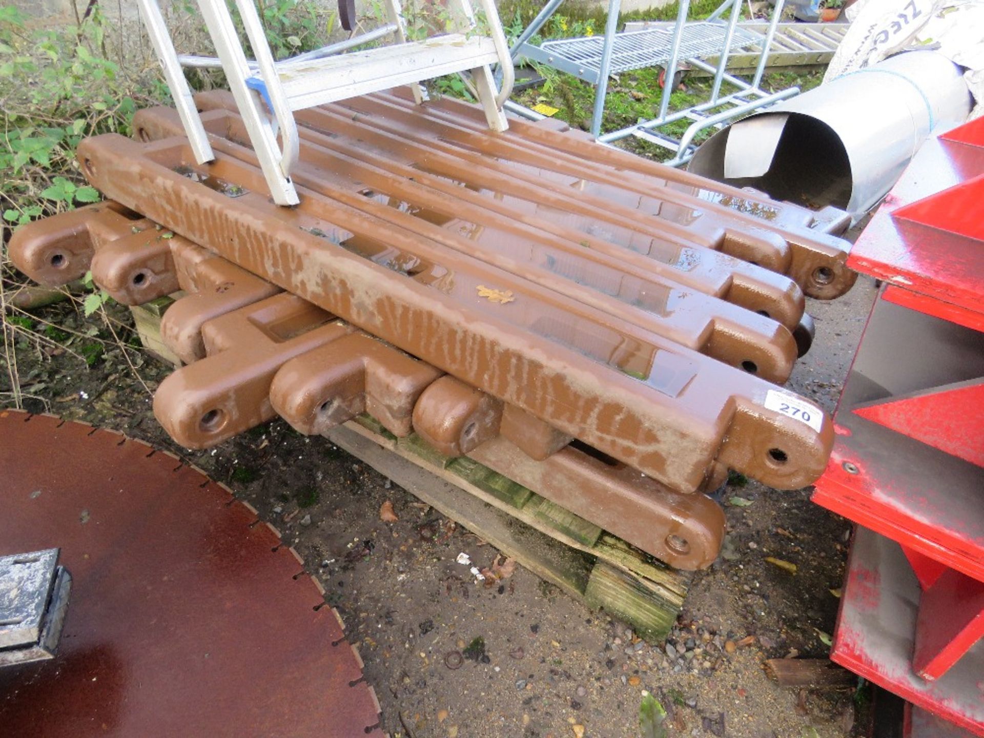 QUANTITY OF PLASTIC BARRIER SECTIONS. THIS LOT IS SOLD UNDER THE AUCTIONEERS MARGIN SCHEME, THER - Image 2 of 3