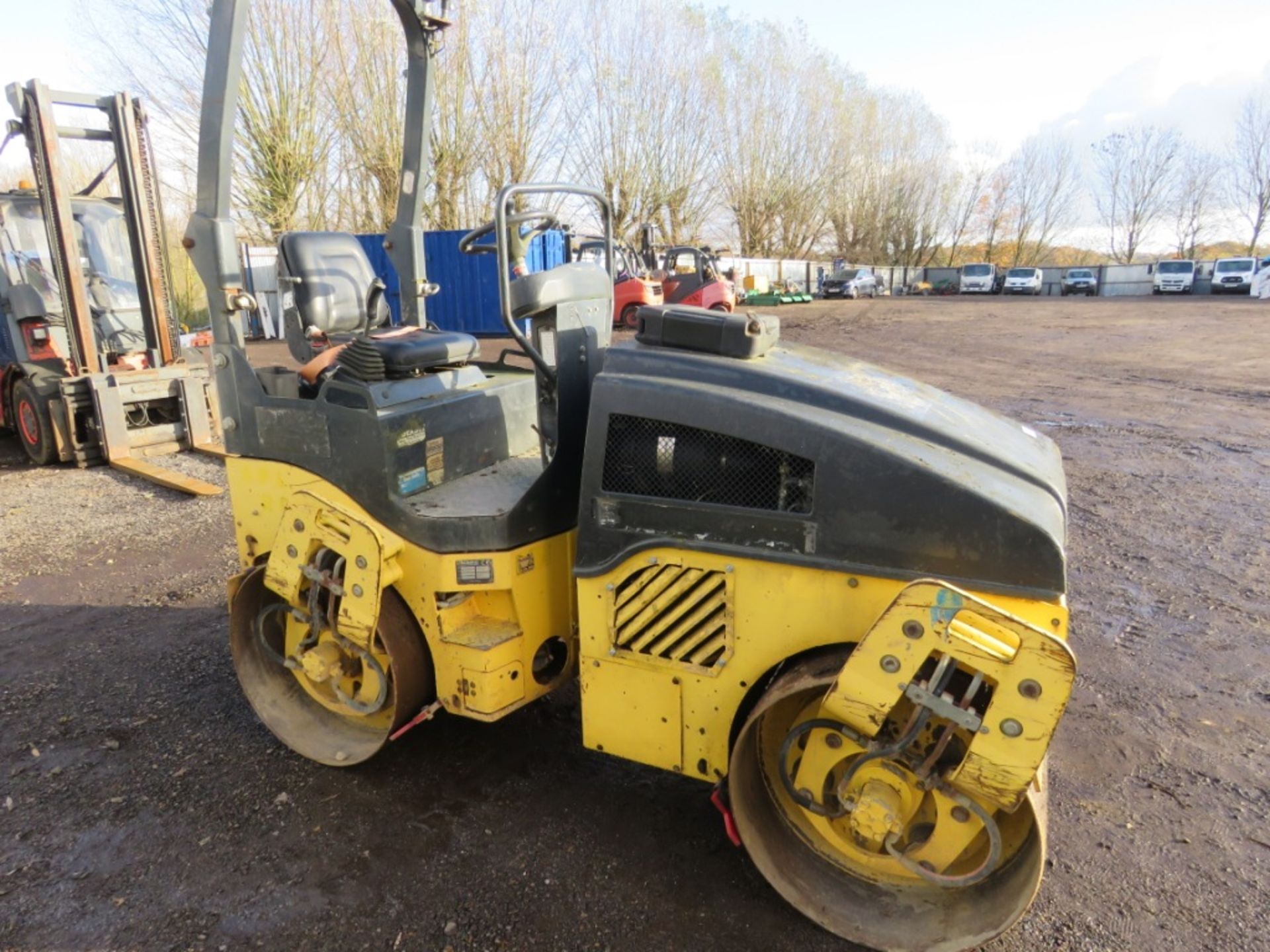 BID INCREMENT NOW £50! BOMAG 120AD-4 DOUBLE DRUM ROLLER, YEAR 2007. - Image 3 of 10