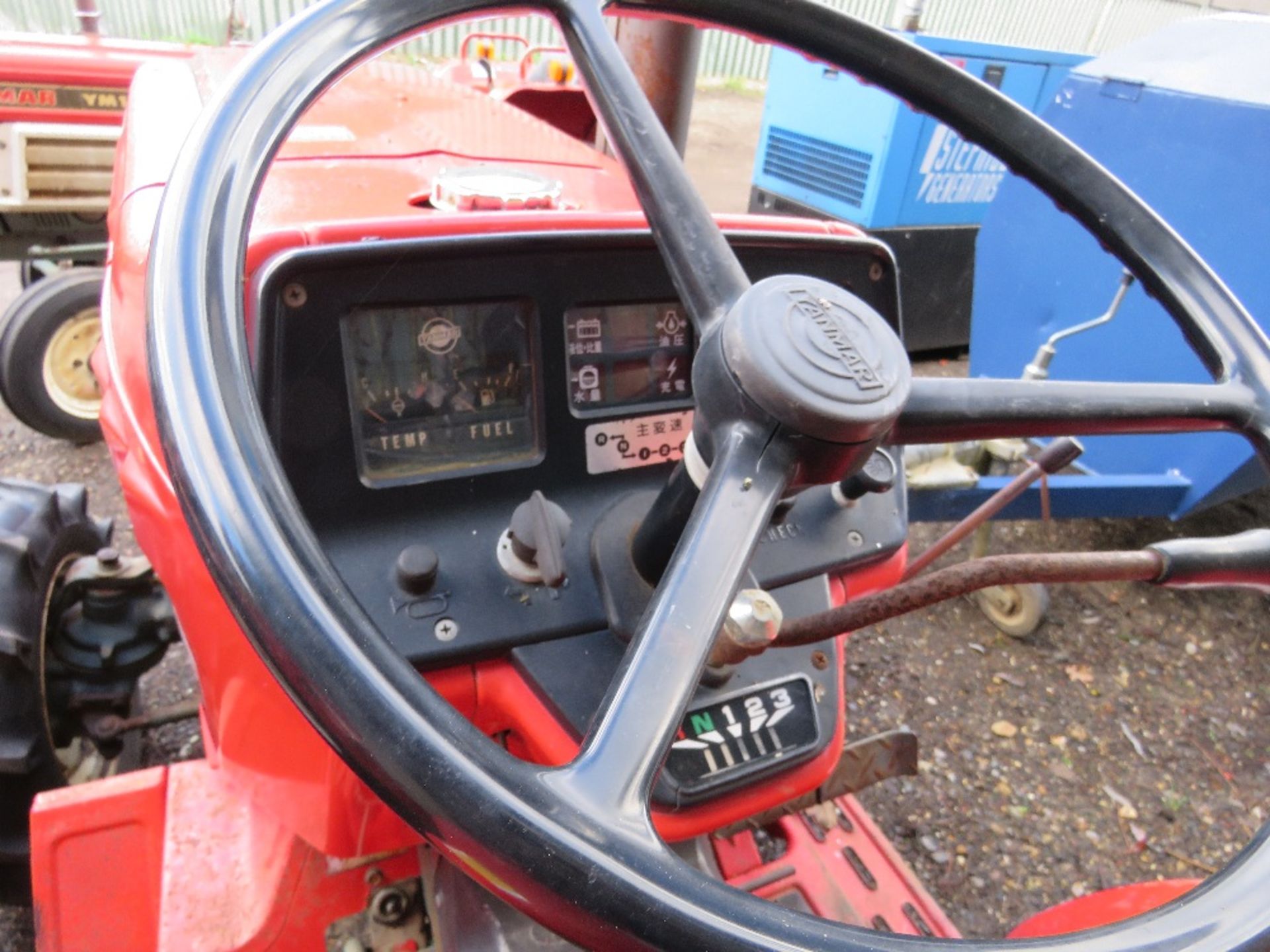 YANMAR YM2020D COMPACT AGRICULTURAL TRACTOR, 4WD, AGRICULTURAL TYRES, WITH REAR LINKAGE. FROM LIMITE - Image 7 of 10