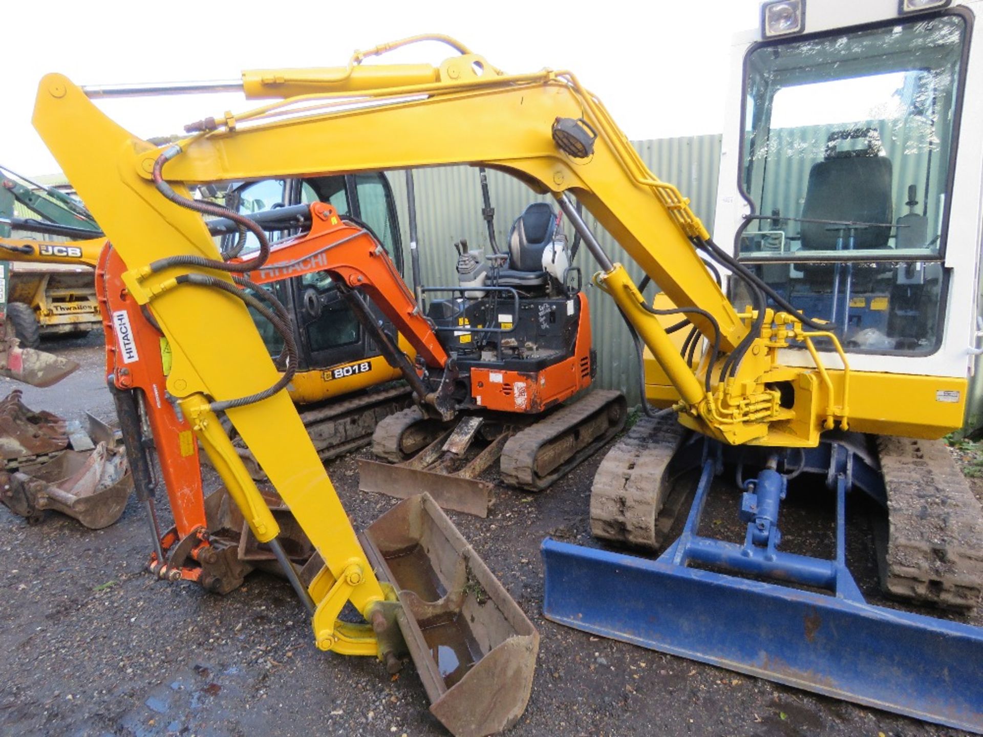 KOMATSU PC20 RUBBER TRACKED MINI DIGGER WITH BUCKETS. SN: F10413. WHEN TESTED WAS SEEN TO DRIVE, SLE - Image 2 of 17