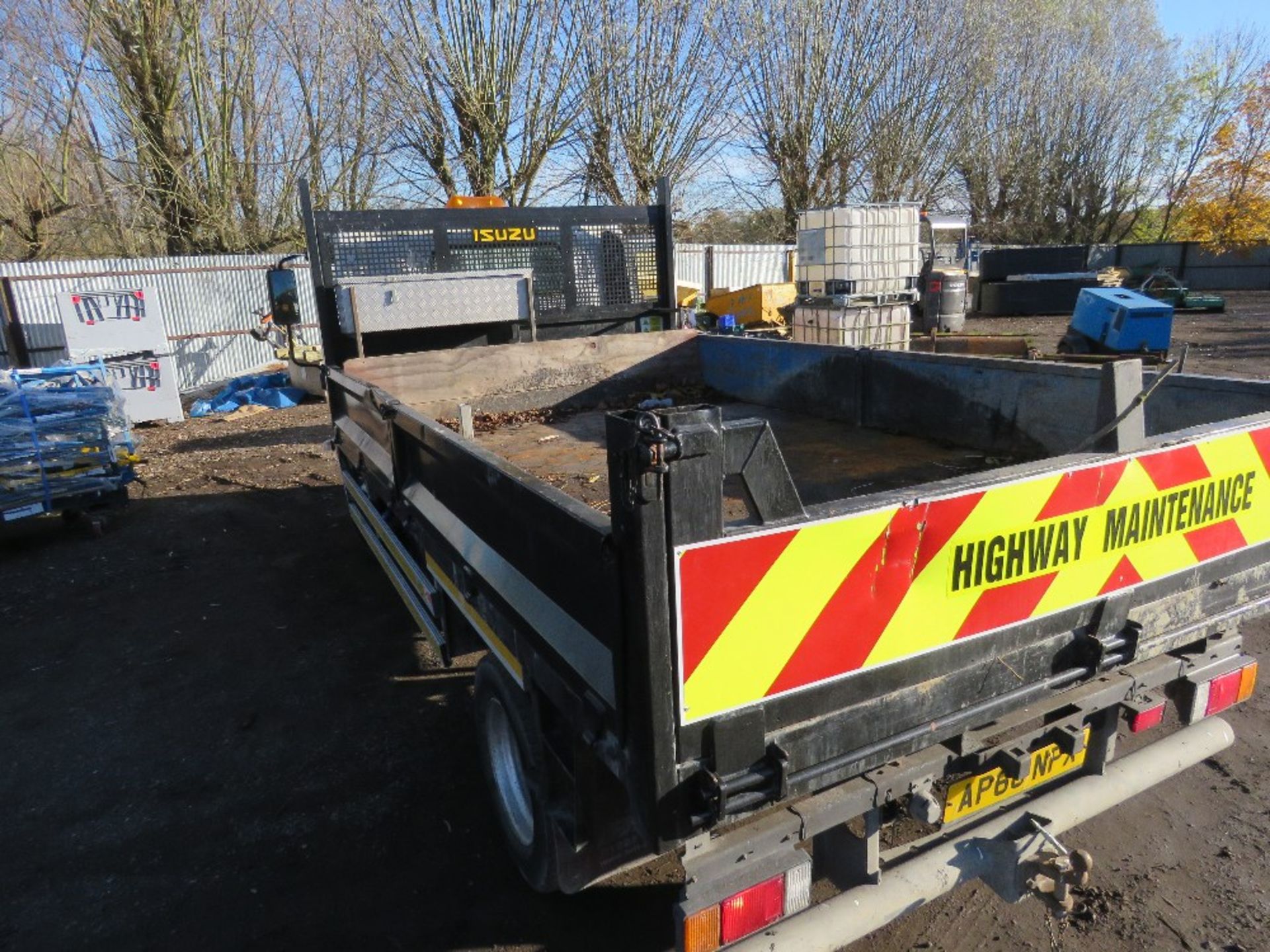 ISUZU URBAN EURO 6 7500KG TIPPER LORRY REG:AP68 NPX. ONE OWNER FROM NEW WITH V5. DIRECT FROM LOCAL U - Image 7 of 10