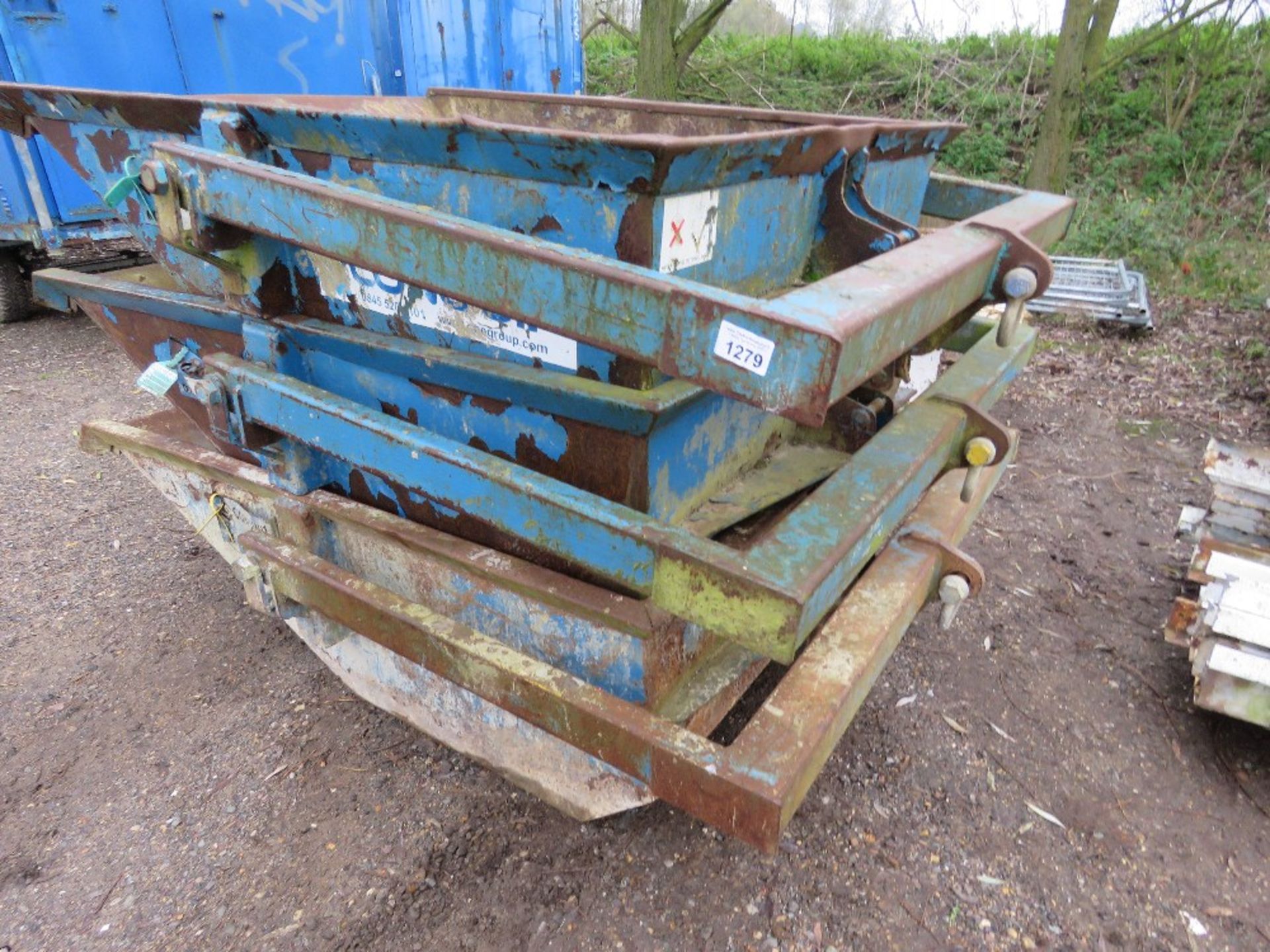 3 X CONQUIP 1000LITRE BOAT SKIPS.