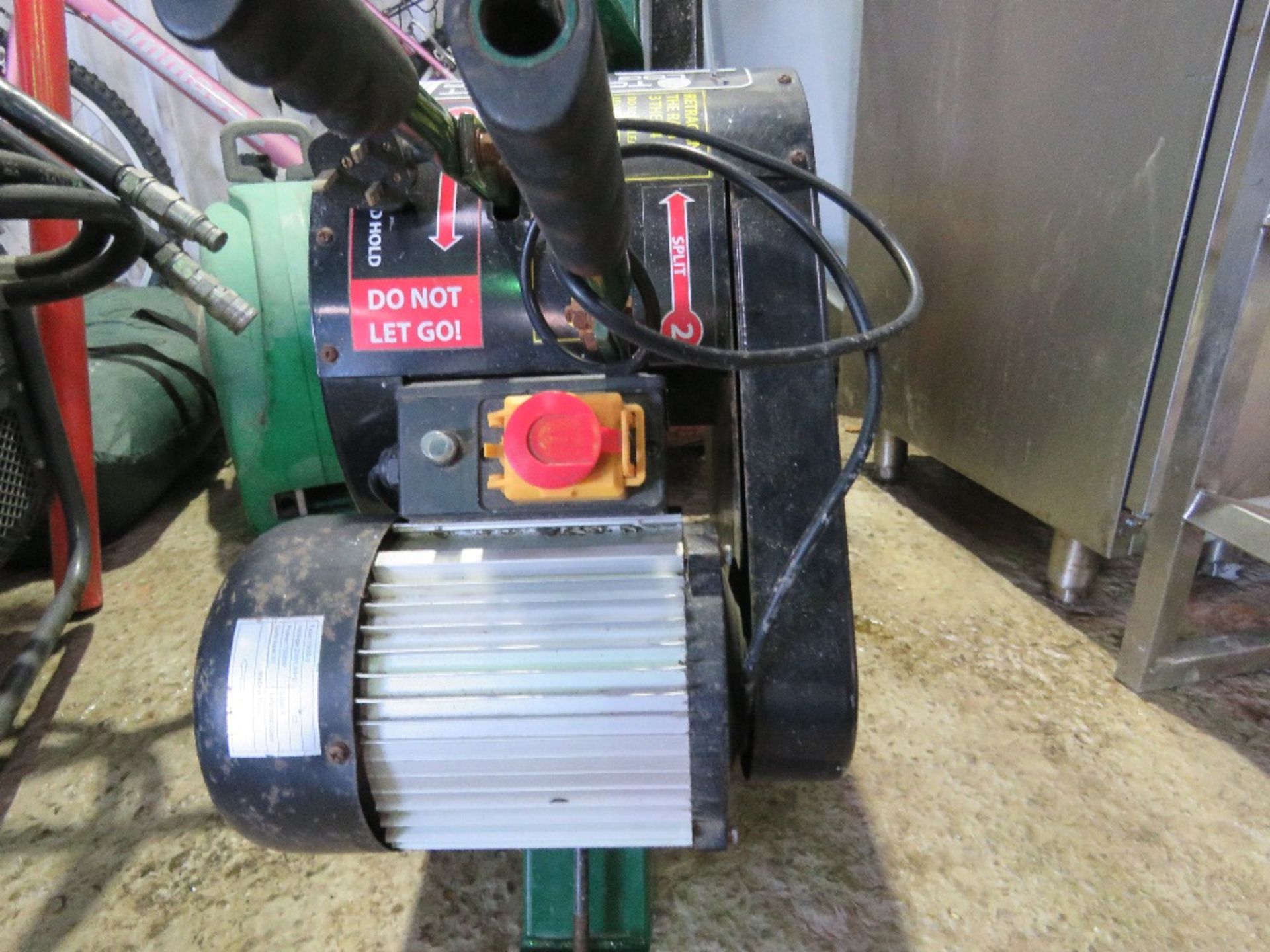 QUICKSPLIT 7 LOG SPLITTER, USED ONLY TWICE, 240V POWERED. THIS LOT IS SOLD UNDER THE AUCTIONEERS - Image 6 of 7