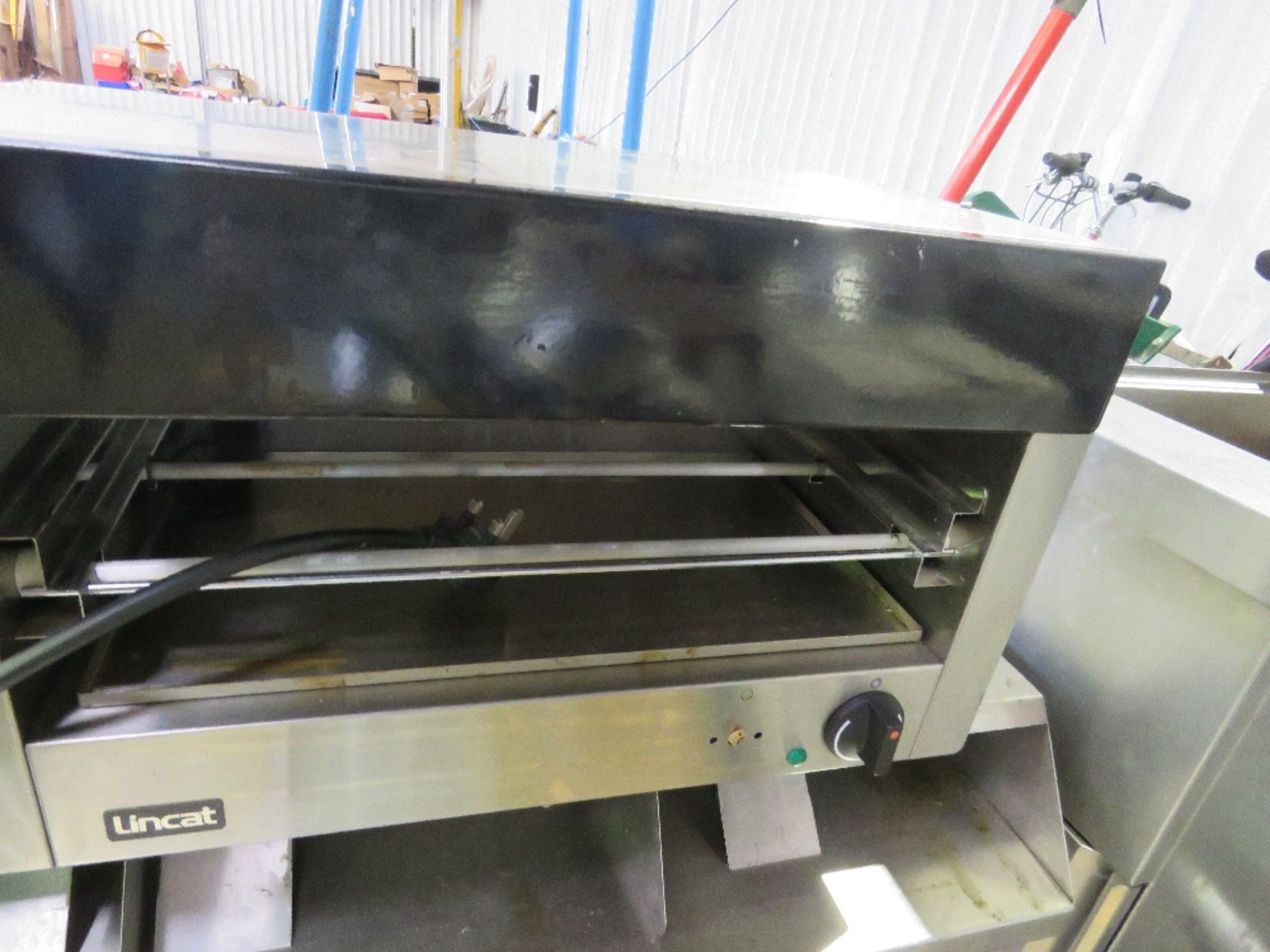 LINCAT FOOD HEATER ON A STAND, 240V GRIDDLE PLUS A 3 PHASE FRYER UNIT. THIS LOT IS SOLD UNDER TH - Image 2 of 9