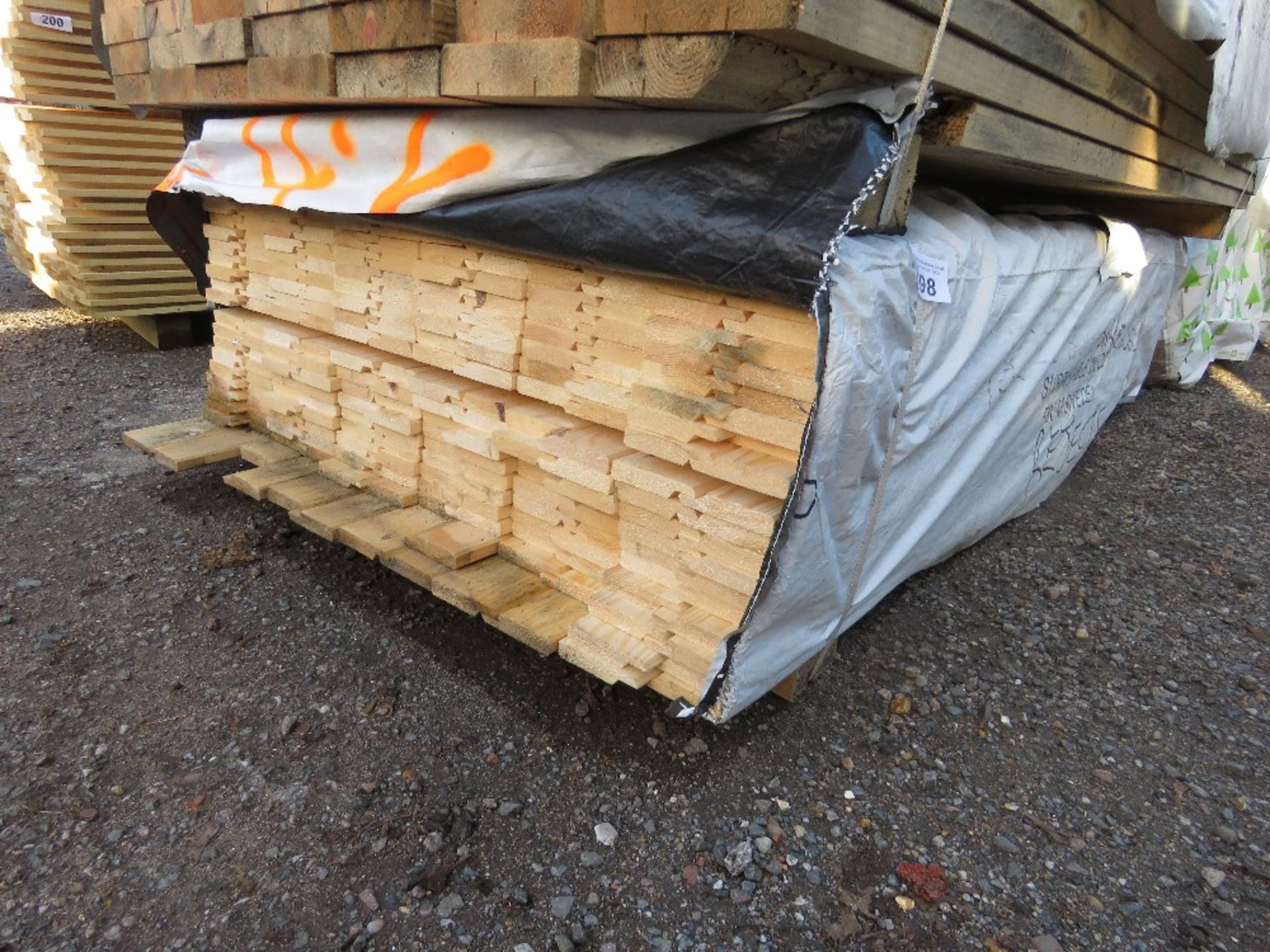 PACK OF UNTREATED SINGLE SIDED/EDGING SHIPLAP TIMBER BOARDS @ 1.83M LENGTH APPROX.