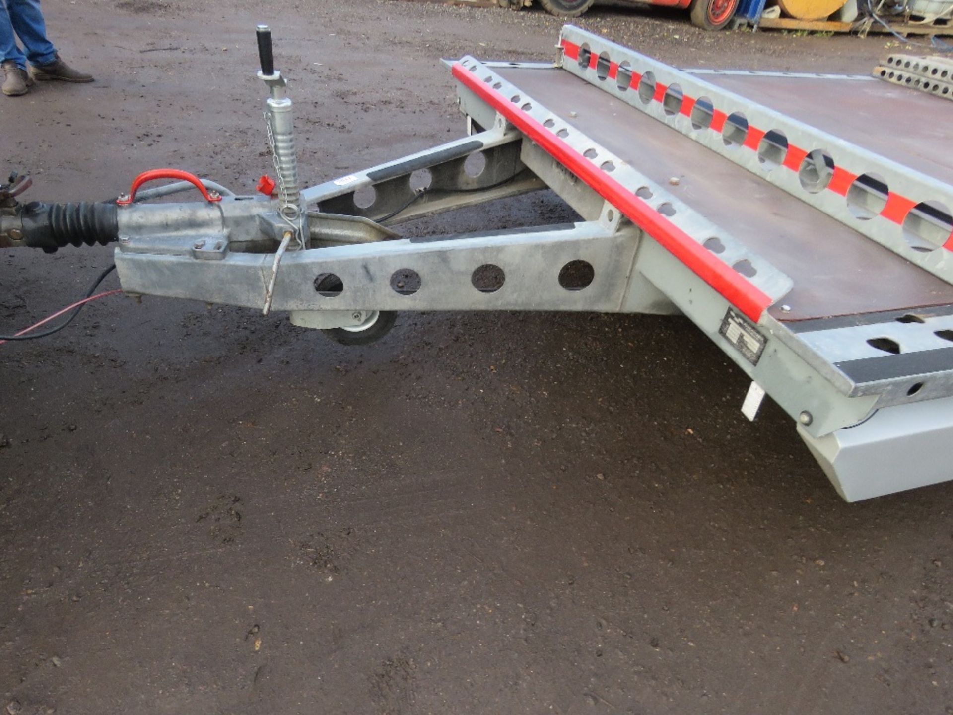 PLOWMAN PCT41 TWIN AXLED BEAVERTAIL TRAILER. 13FT X 7FT BED APPROX WITH RAMPS AS SHOWN. 3OOOKG RATED - Image 7 of 8