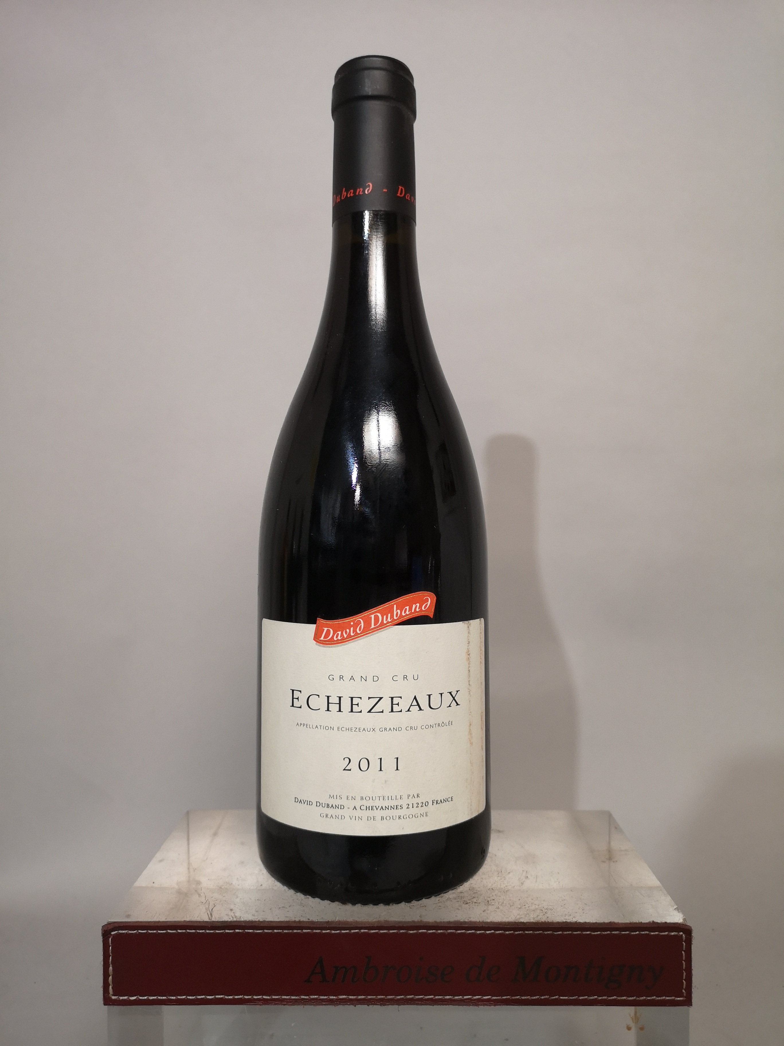 1 bottle ECHEZEAUX Grand Cru - David DUBAND 2011.
 Label slightly stained.