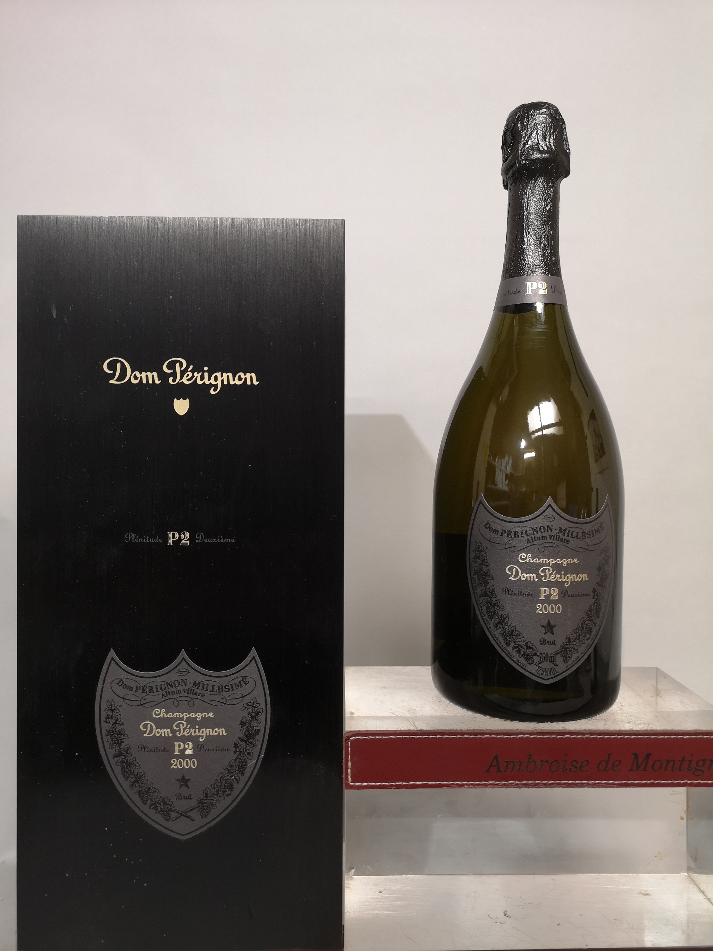 1 bottle CHAMPAGNE DOM PERIGNON P 2.
 In box 2000.