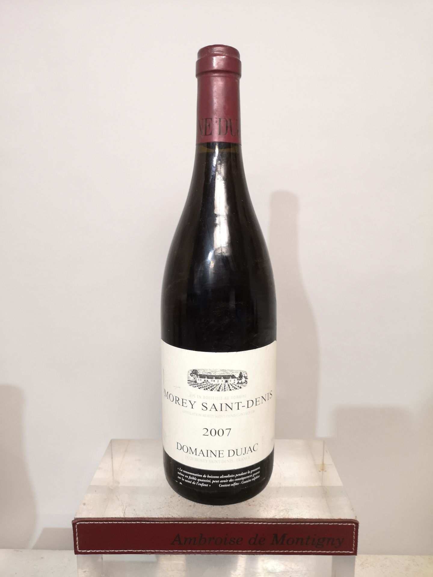 1 bottle MOREY SAINT-DENIS - Domaine DUJAC 2007.
 Label slightly stained.