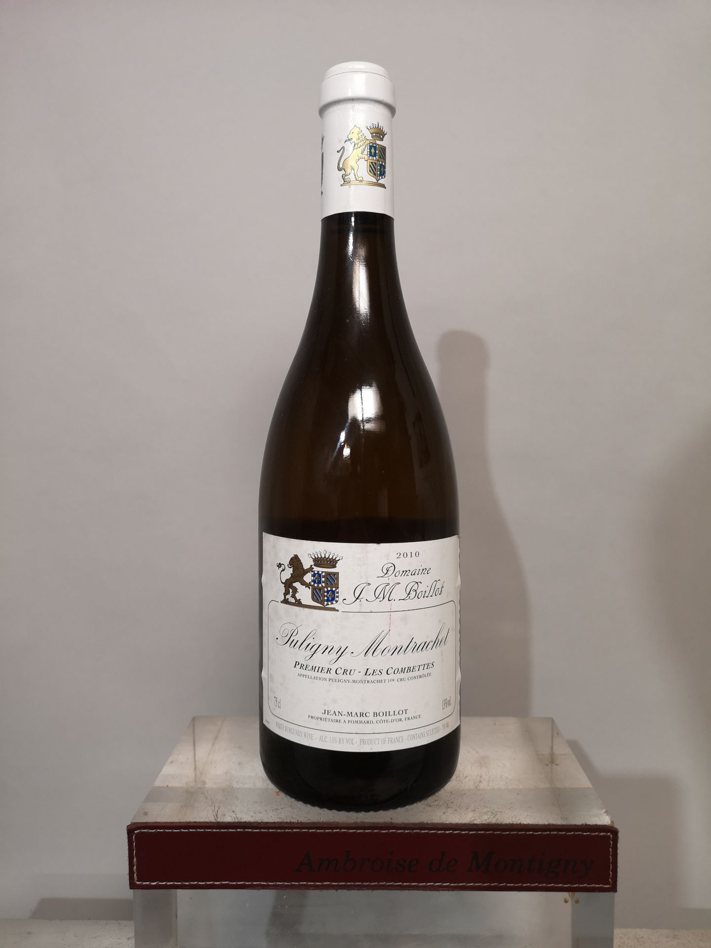 1 bottle of PULIGNY-MONTRACHET 1er Cru - Les Combettes - Jean Marc BOILLOT 2010.
 Label slightly sta