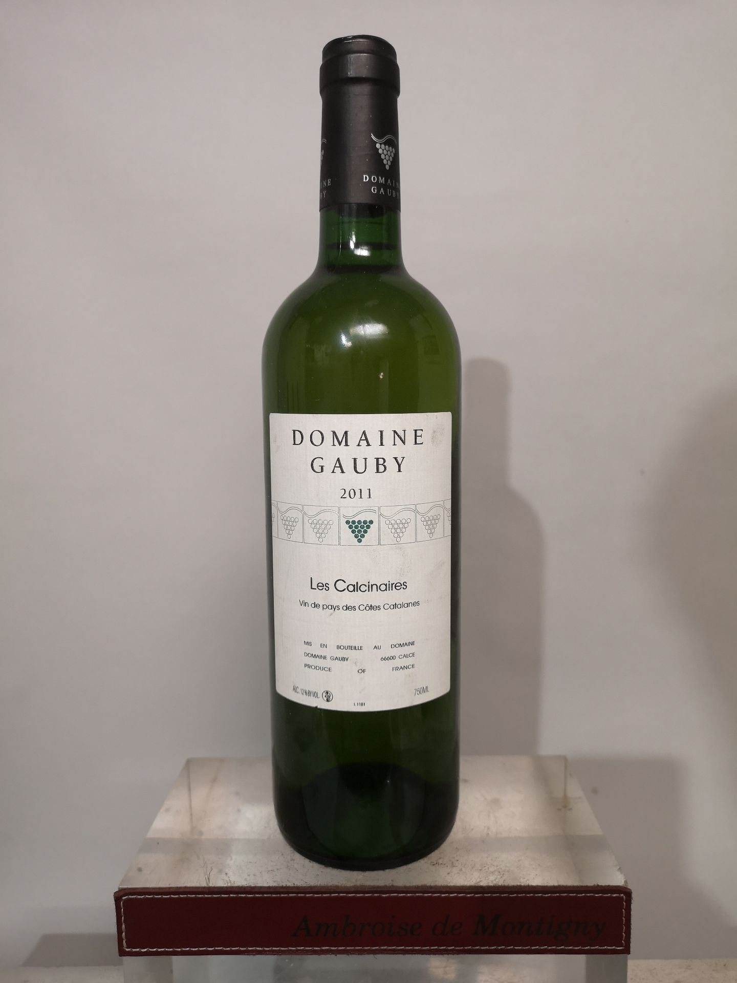 1 GAUBY BLAND DOMAINE BOTTLE "Les Calcinaries" - Catalan coast 2011.Slightly stained label.