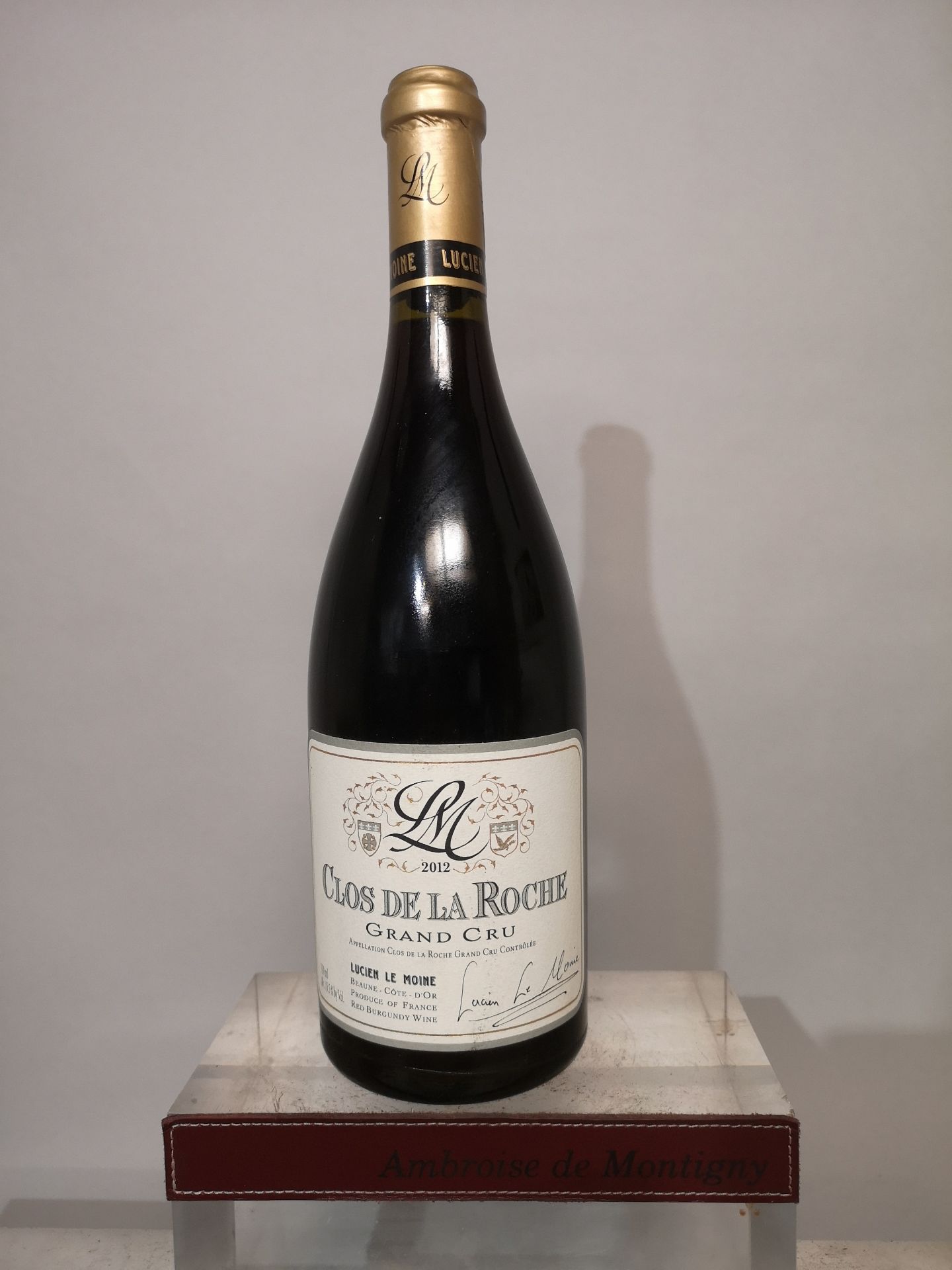 1 closed bottle of La Roche Grand Cru - Lucien Le Moine 2012.