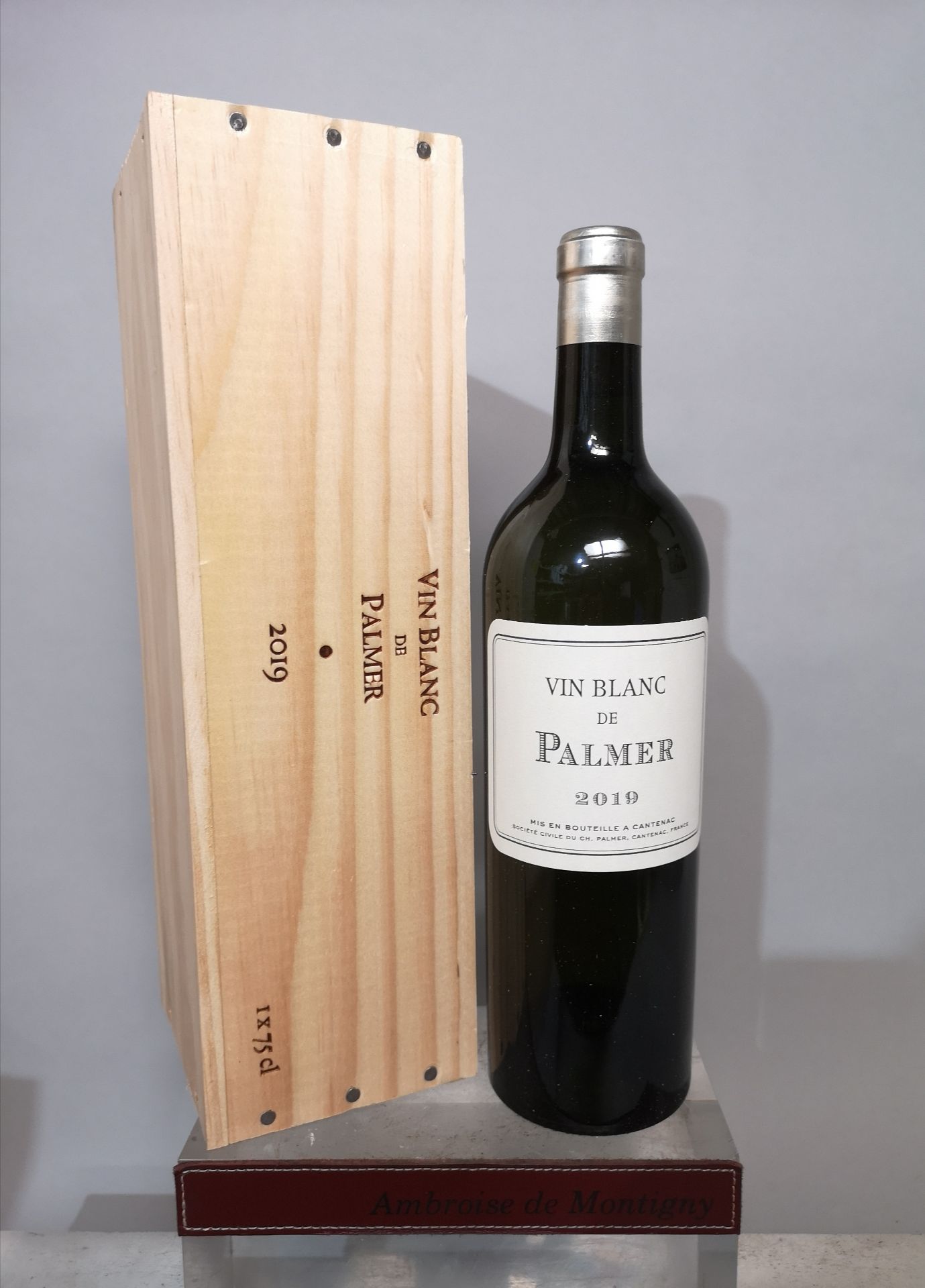 1 Palmer white wine bottle - Margaux 2019.In an individual box.