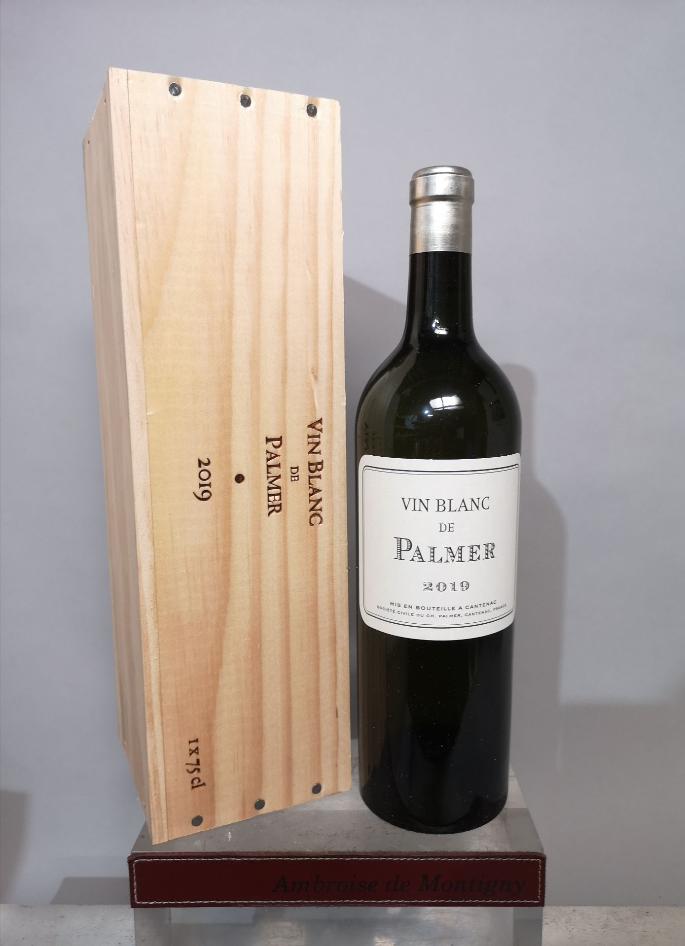 1 Palmer white wine bottle - Margaux 2019.In an individual box.