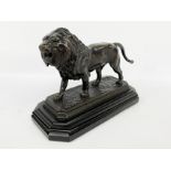 According to Antoine-Louis Bare (1795-1875)Lion walking.Bronze bronze test.On a cut -off